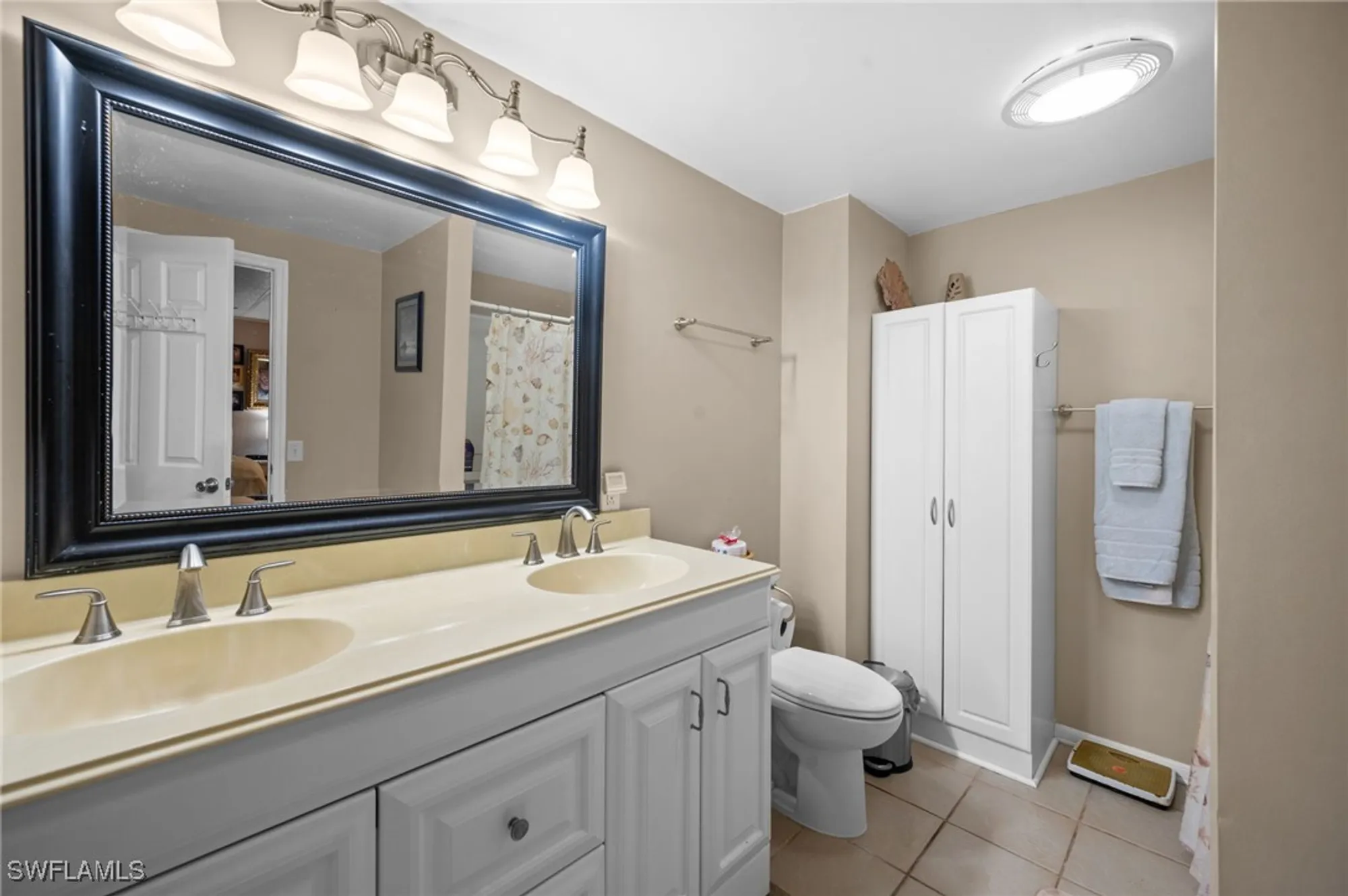 Property Slideshow image 28 of 45 | 10 cannes dr, Naples, FL, 34112