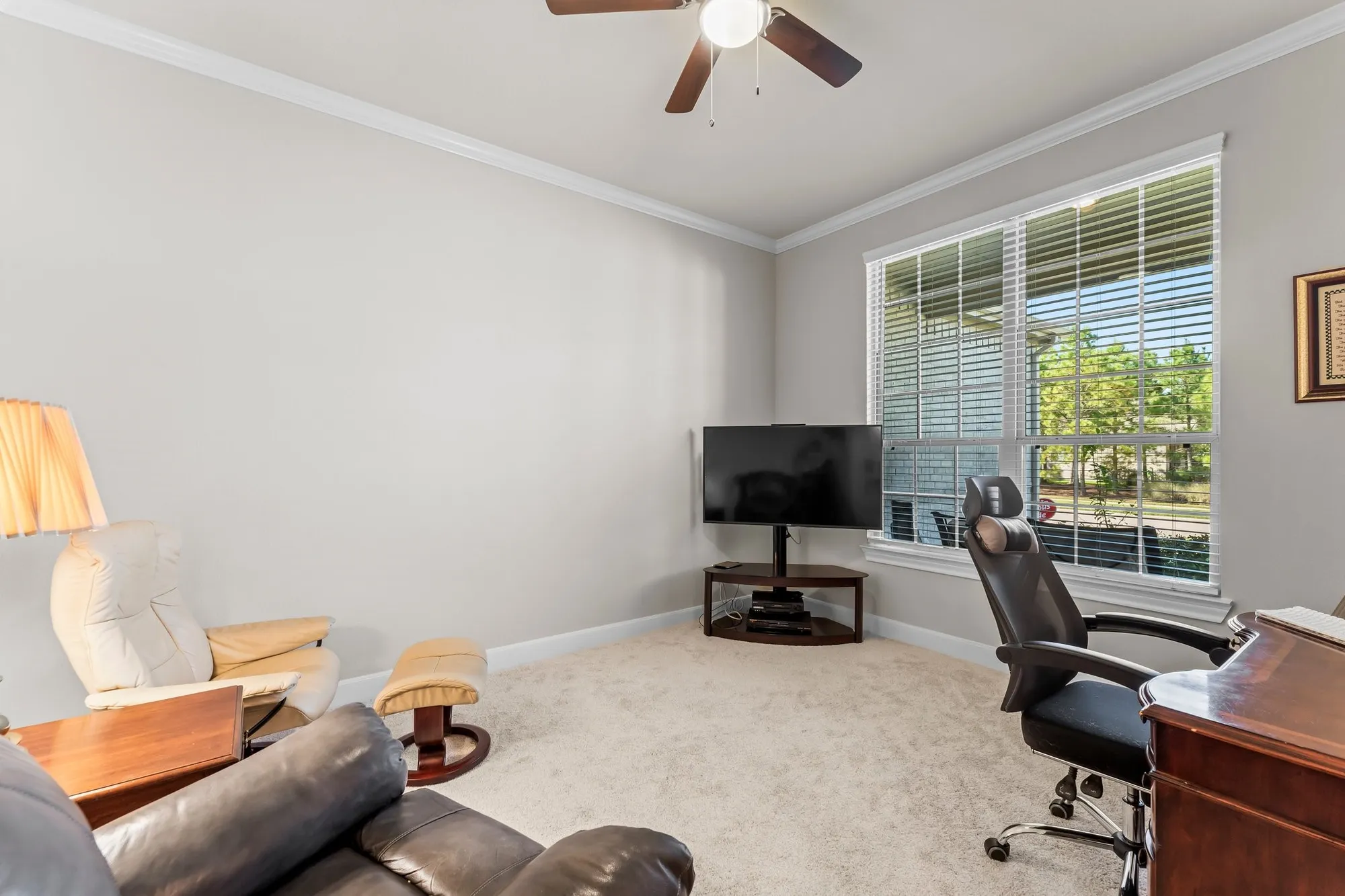 Property Slideshow image 22 of 42 | 225 fox trotter, The Woodlands, TX, 77382