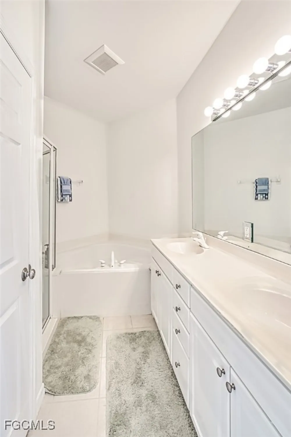 Property Slideshow image 26 of 49 | 10021 sky view way 1305, Fort Myers, FL, 33913