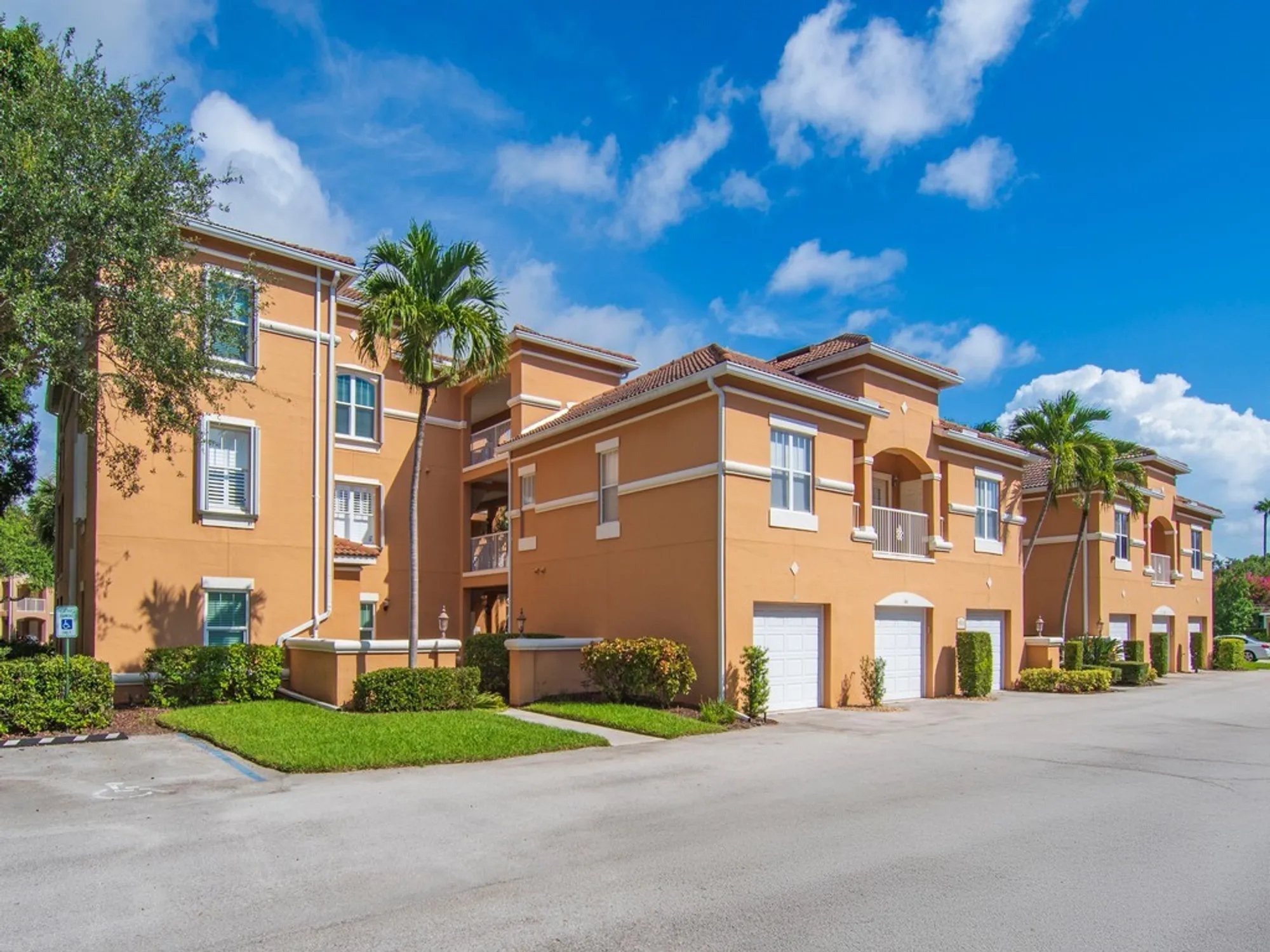 Property Slideshow image 24 of 32 | 5020 fairways cir apt j206, Vero Beach, FL, 32967