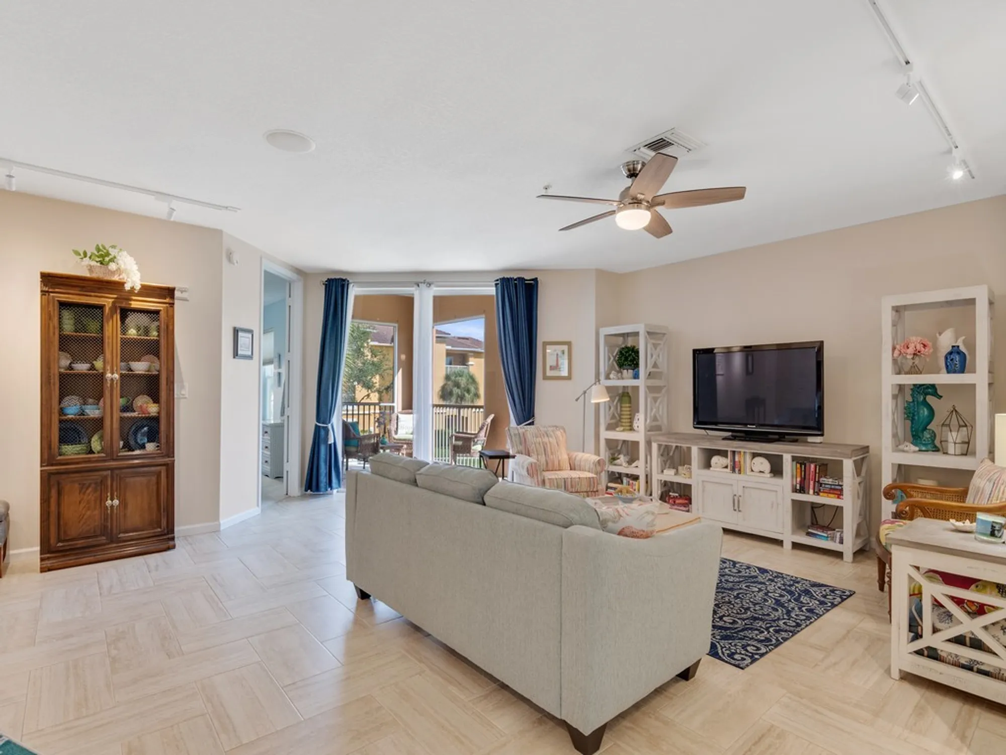 Property Slideshow image 6 of 32 | 5020 fairways cir apt j206, Vero Beach, FL, 32967