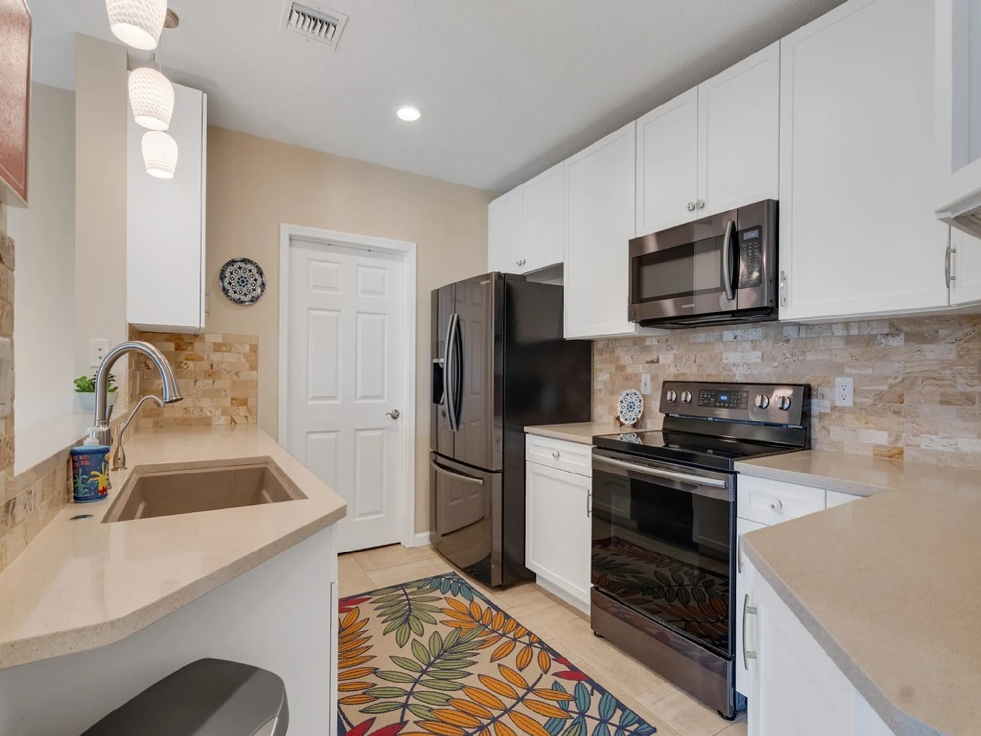 Property Slideshow image 9 of 32 | 5020 fairways cir apt j206, Vero Beach, FL, 32967
