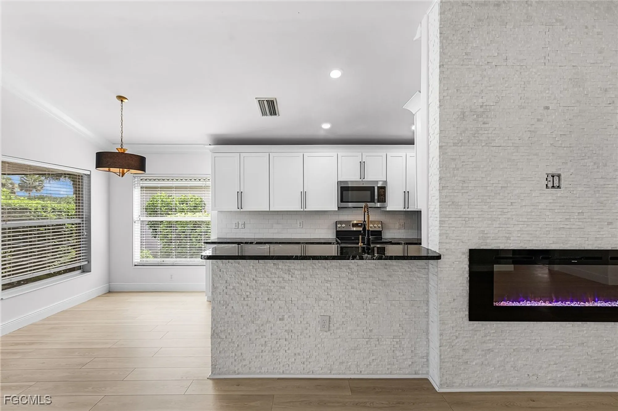 Property Slideshow image 8 of 47 | 9544 hemingway ln, Fort Myers, FL, 33913