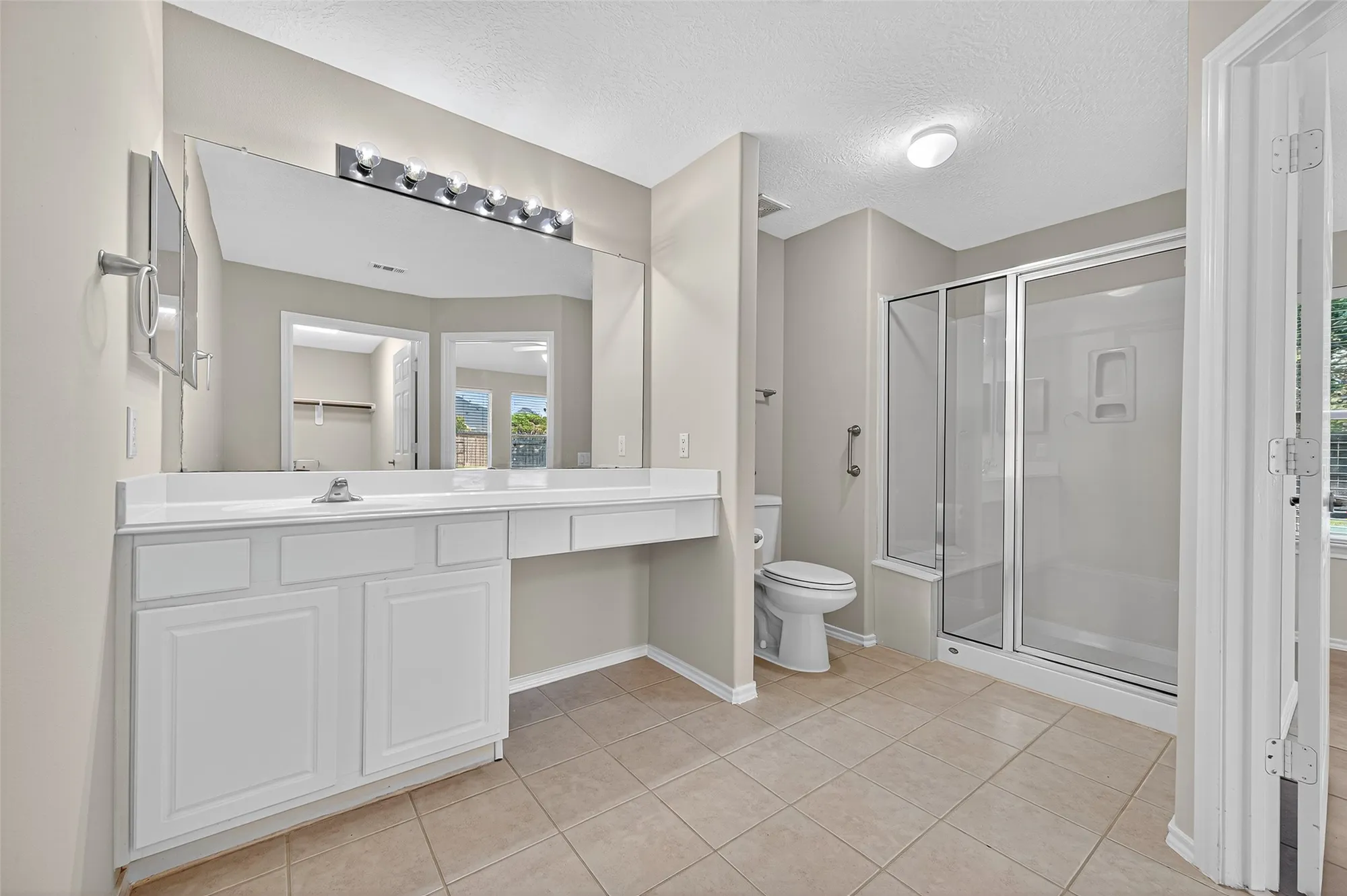 Property Slideshow image 19 of 25 | 5347 greenbrae ln, Katy, TX, 77494