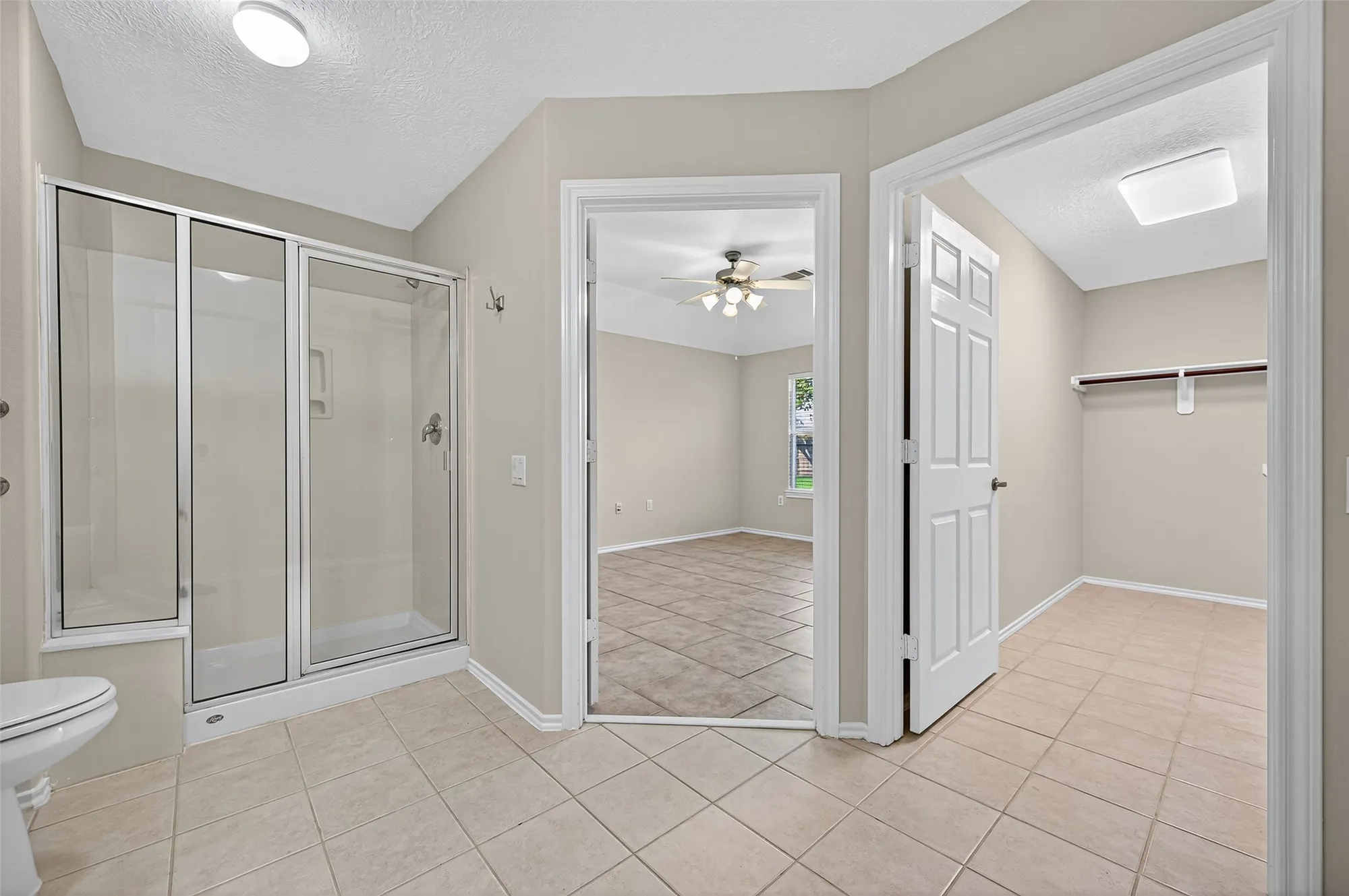 Property Slideshow image 20 of 25 | 5347 greenbrae ln, Katy, TX, 77494