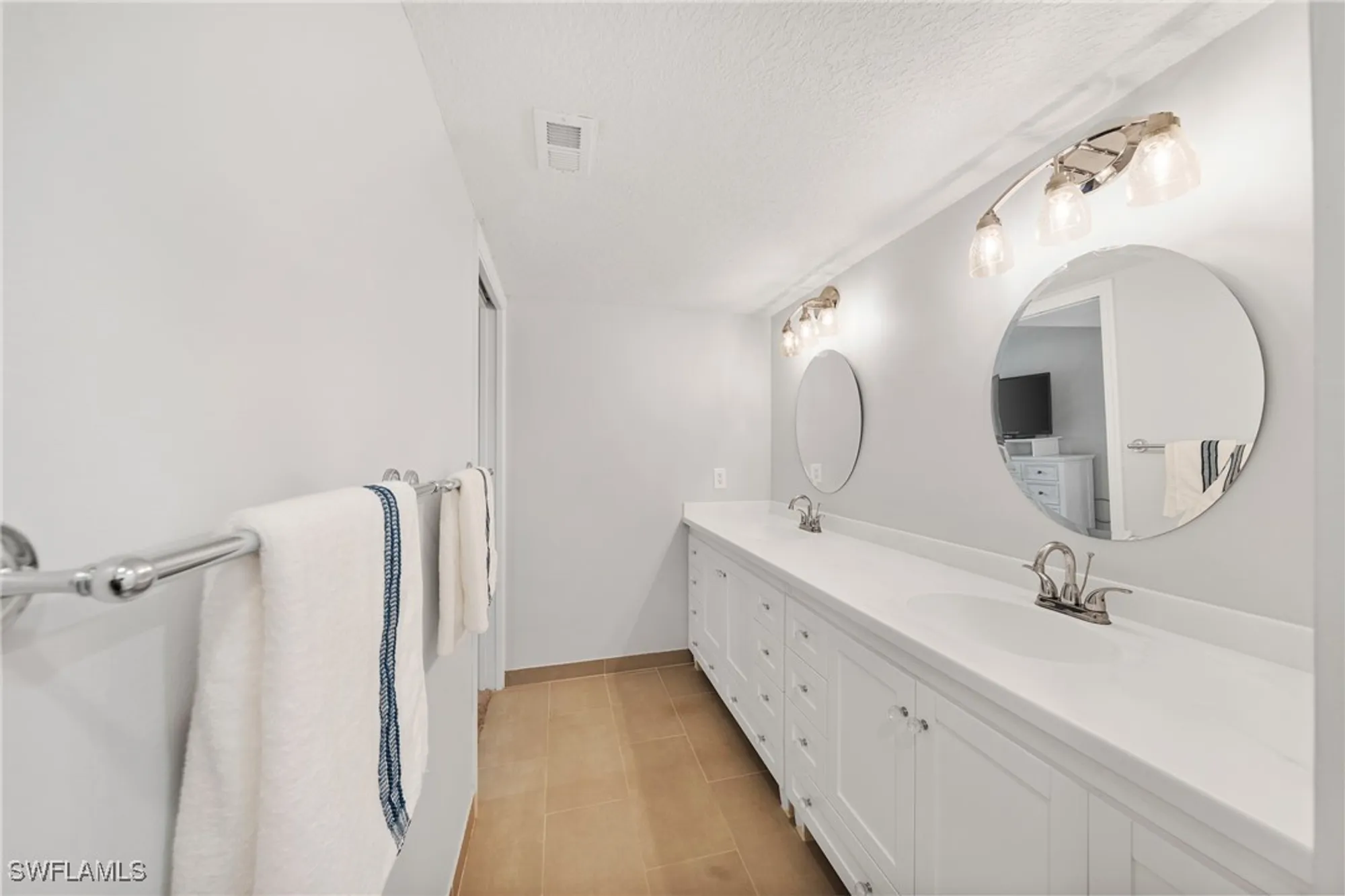 Property Slideshow image 23 of 48 | 801 islamorada blvd apt 22b, Punta Gorda, FL, 33955