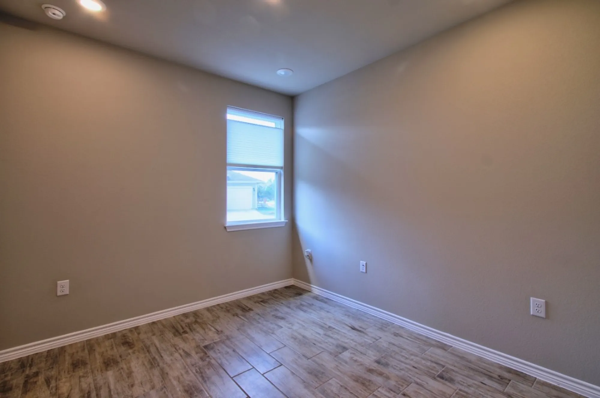 Property Slideshow image 17 of 30 | 404 eagle dr # 101, San Marcos, TX, 78666