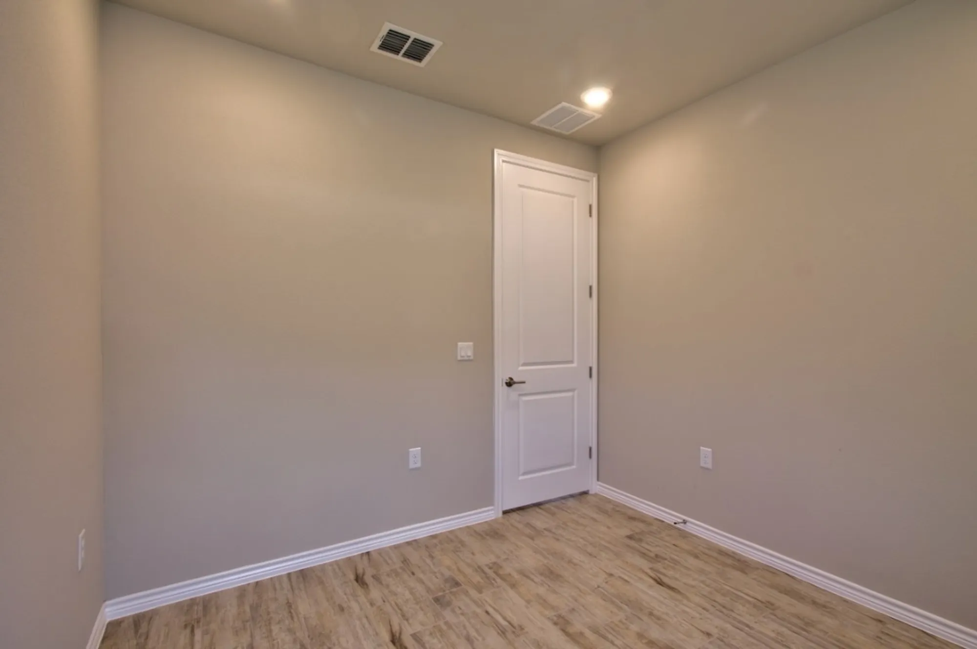 Property Slideshow image 18 of 30 | 404 eagle dr # 101, San Marcos, TX, 78666