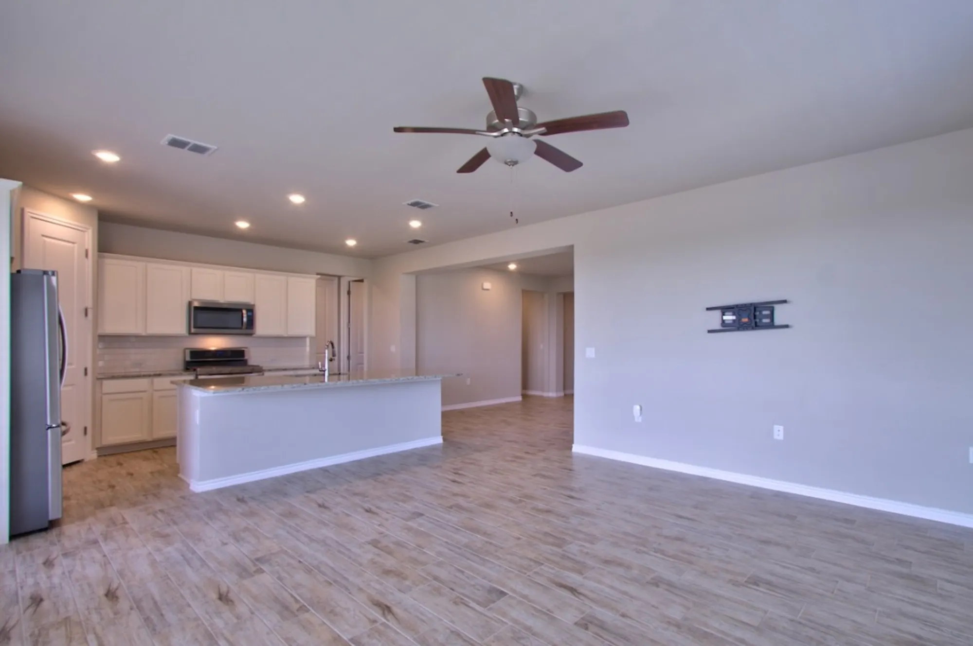 Property Slideshow image 10 of 30 | 404 eagle dr # 101, San Marcos, TX, 78666