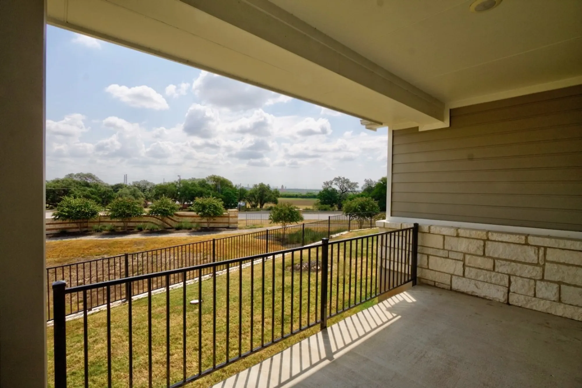 Property Slideshow image 21 of 30 | 404 eagle dr # 101, San Marcos, TX, 78666