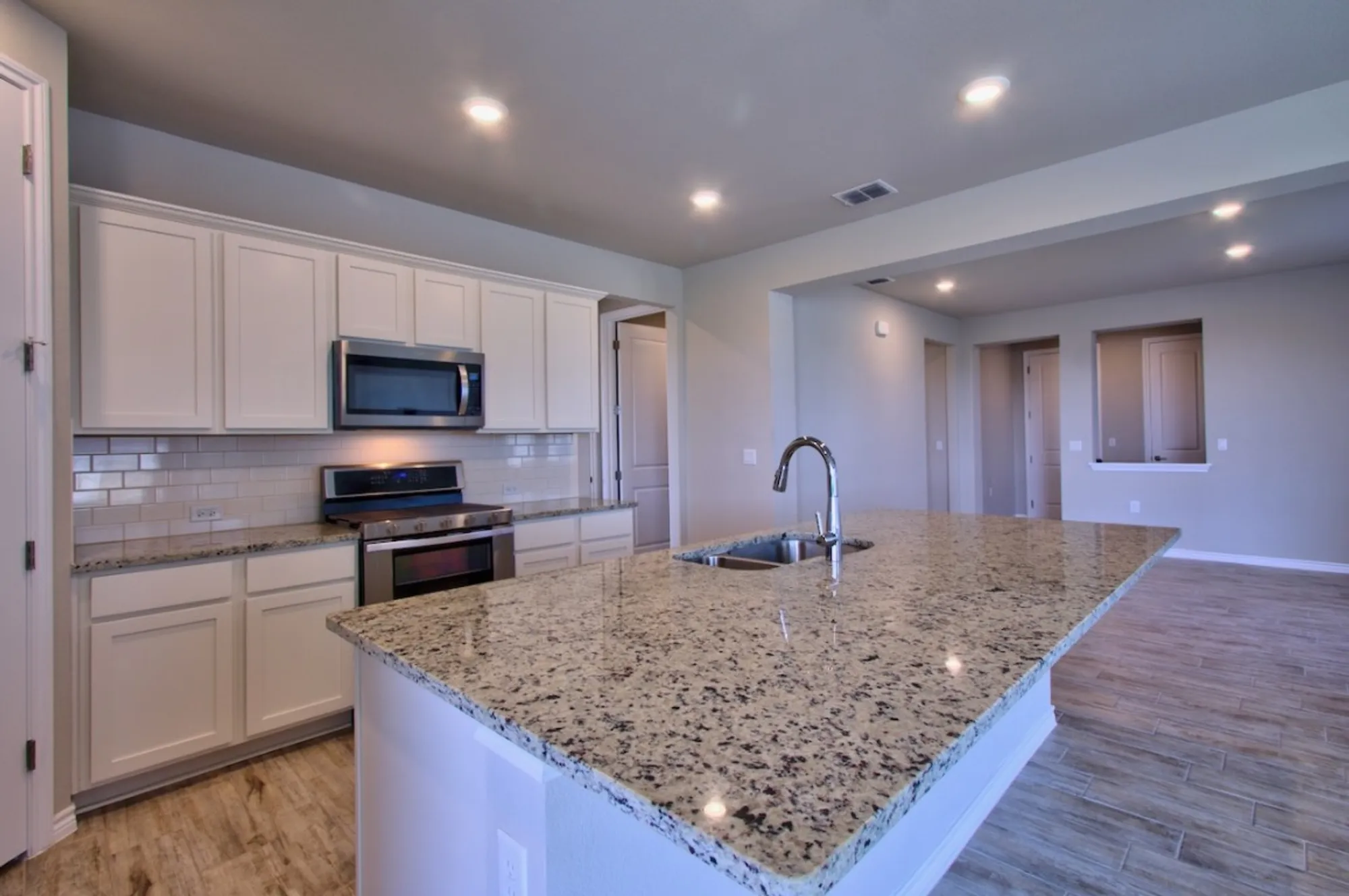 Property Slideshow image 5 of 30 | 404 eagle dr # 101, San Marcos, TX, 78666