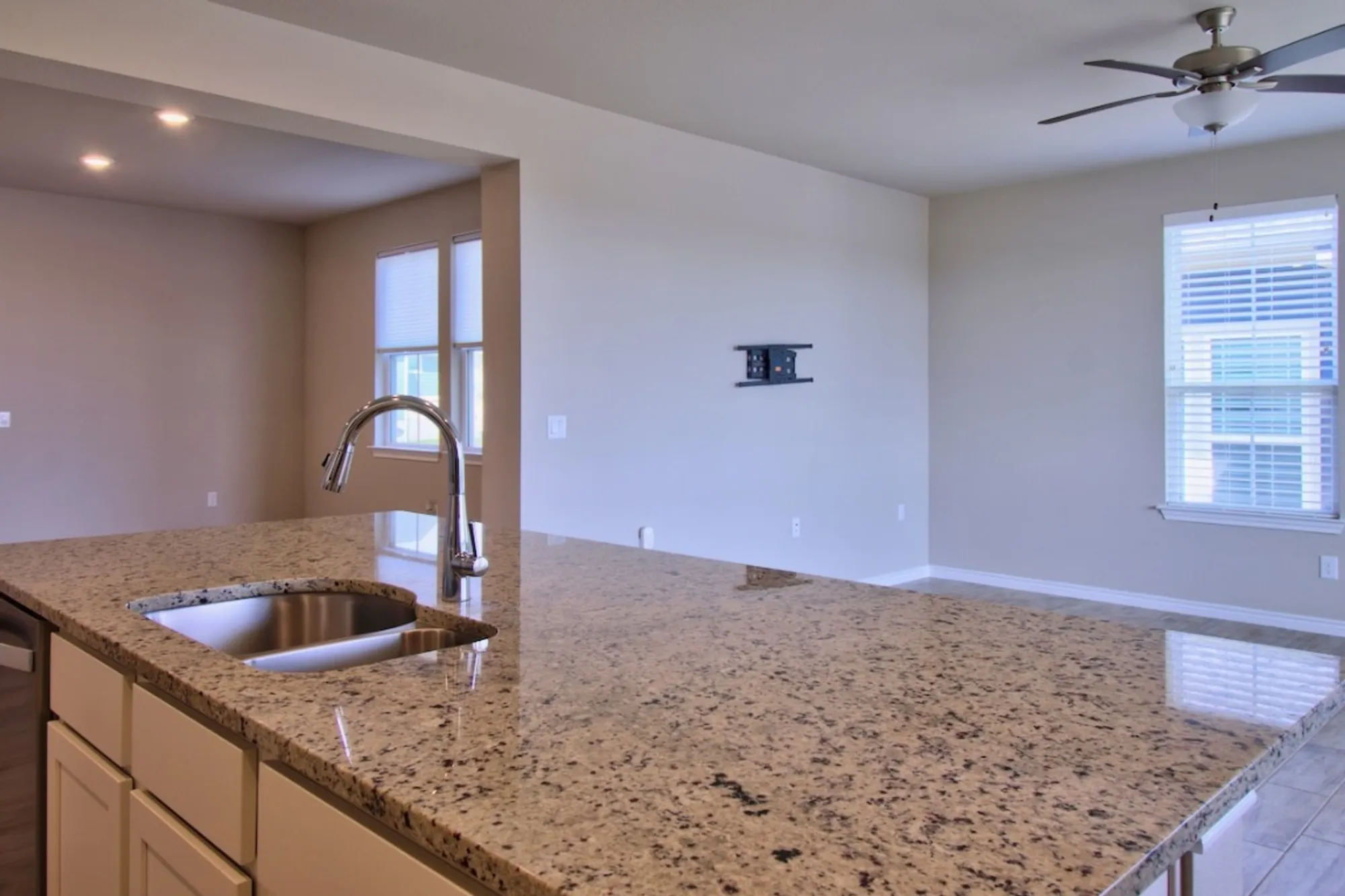 Property Slideshow image 7 of 30 | 404 eagle dr # 101, San Marcos, TX, 78666