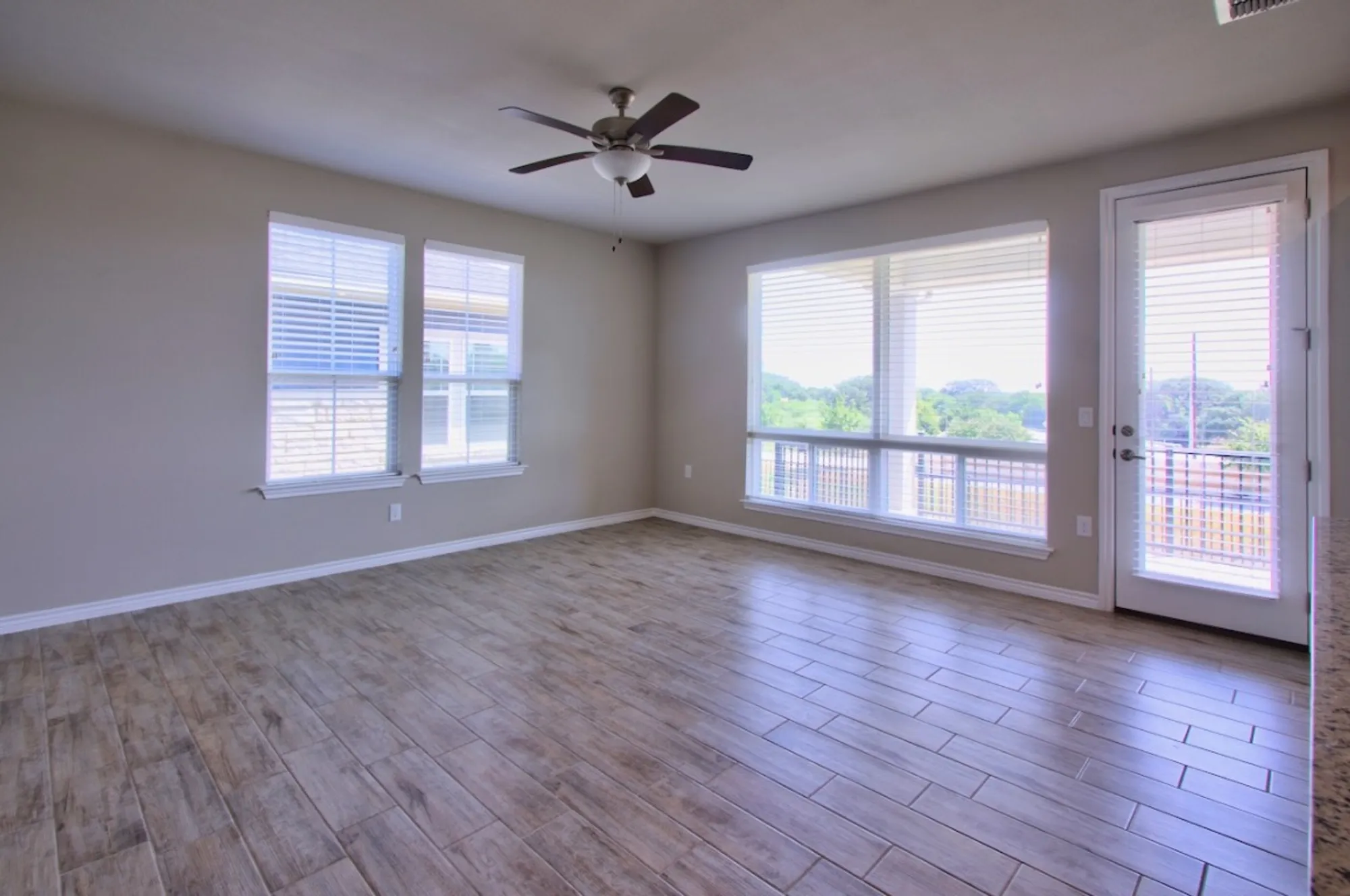 Property Slideshow image 9 of 30 | 404 eagle dr # 101, San Marcos, TX, 78666