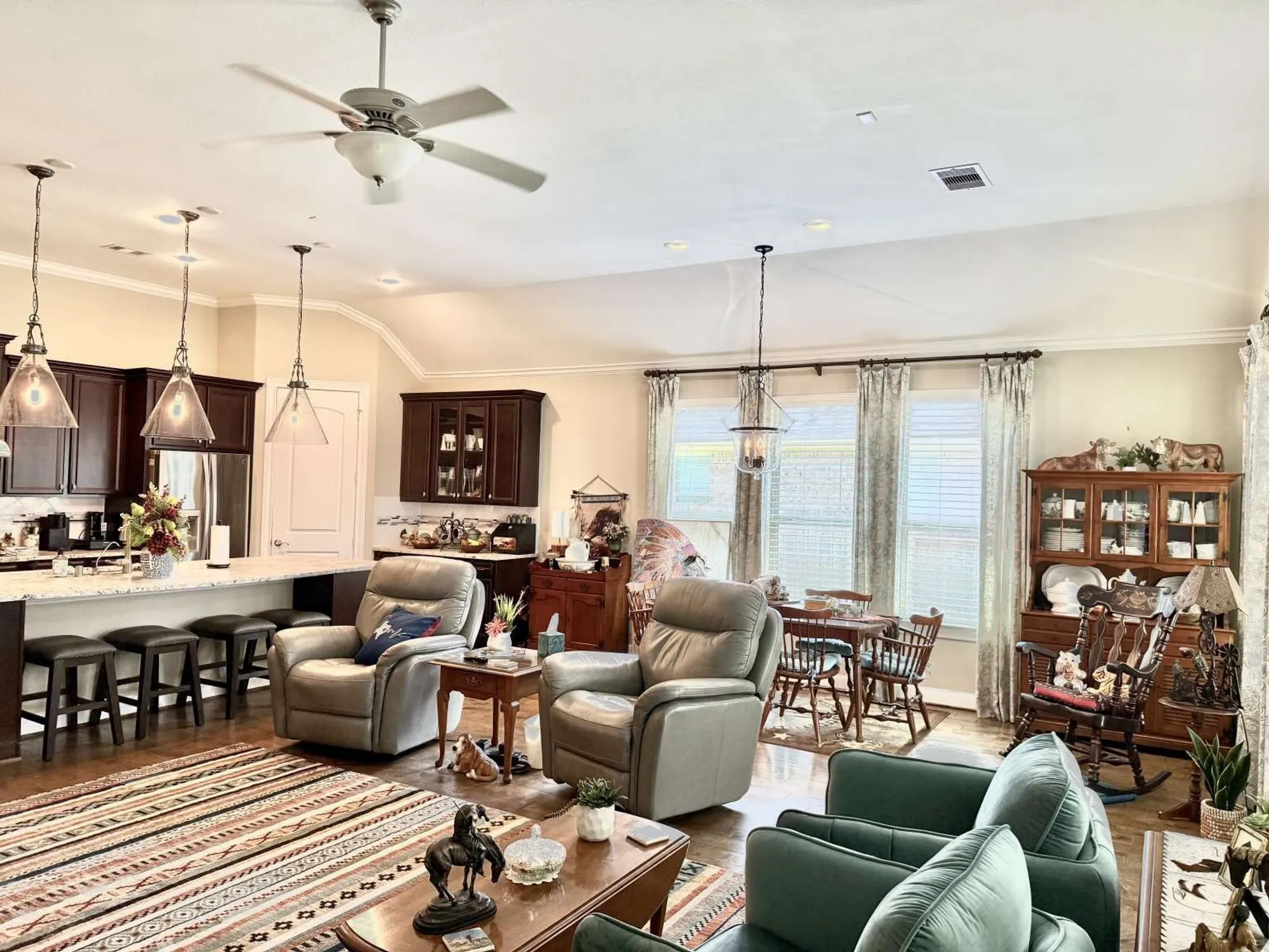 Property Slideshow image 13 of 38 | 118 bellardia ct, Montgomery, TX, 77316