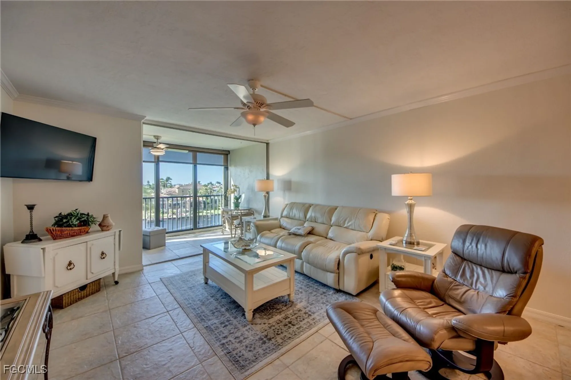 Property Slideshow image 14 of 29 | 4260 se 20th pl 404, Cape Coral, FL, 33904