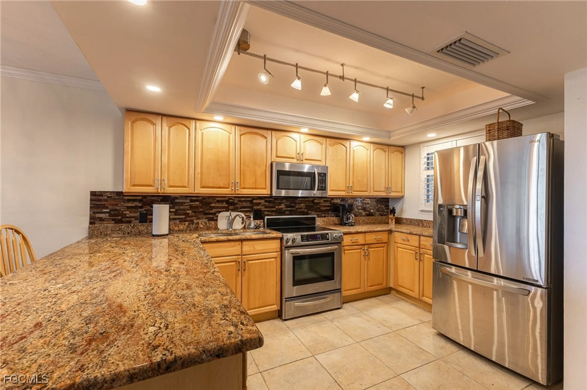 Property Slideshow image 10 of 29 | 4260 se 20th pl 404, Cape Coral, FL, 33904