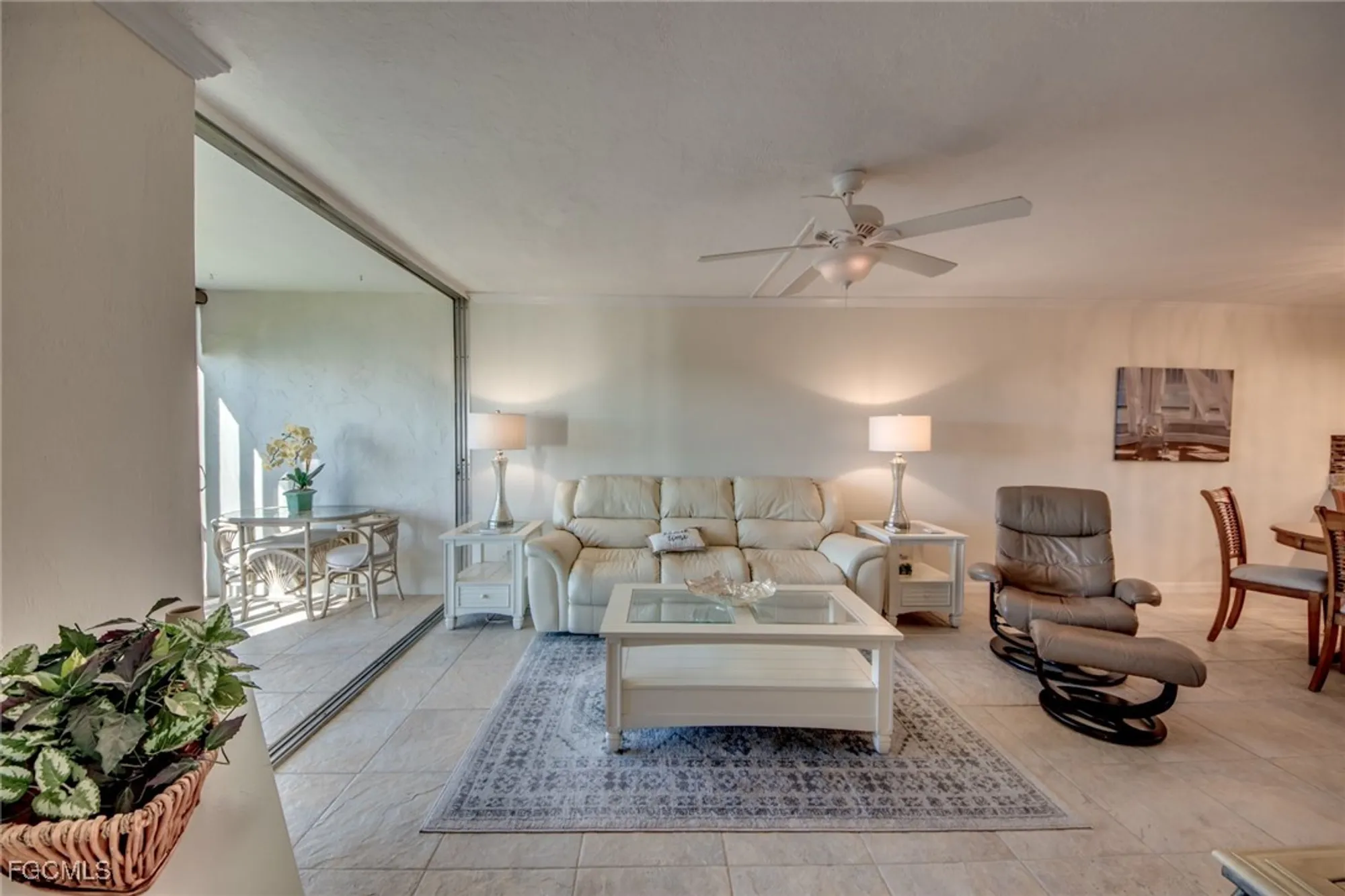 Property Slideshow image 12 of 29 | 4260 se 20th pl 404, Cape Coral, FL, 33904