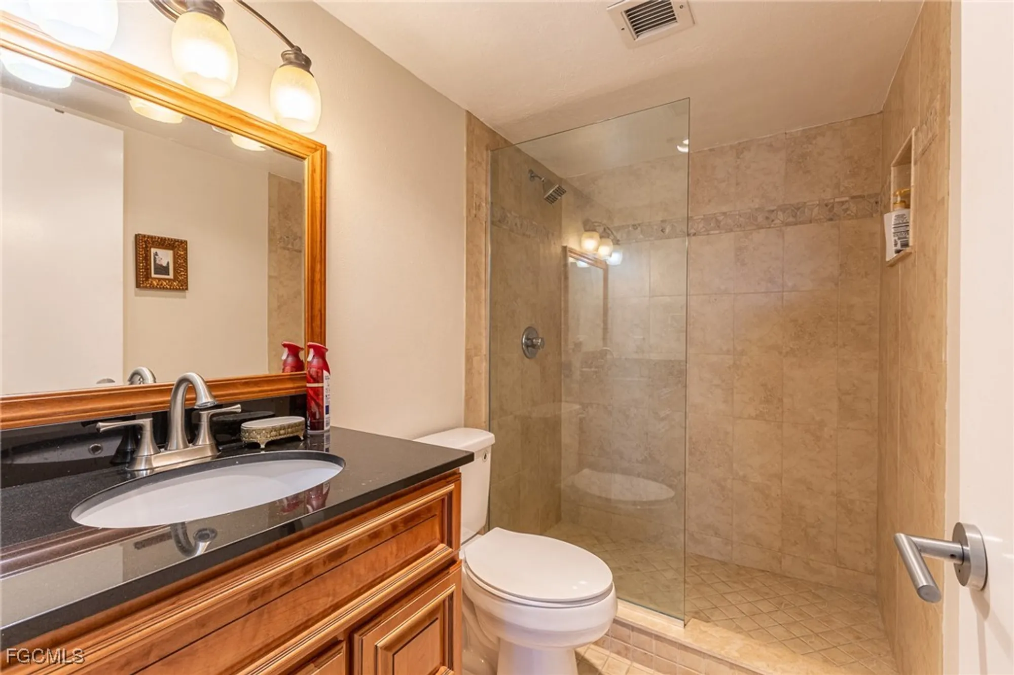 Property Slideshow image 22 of 29 | 4260 se 20th pl 404, Cape Coral, FL, 33904