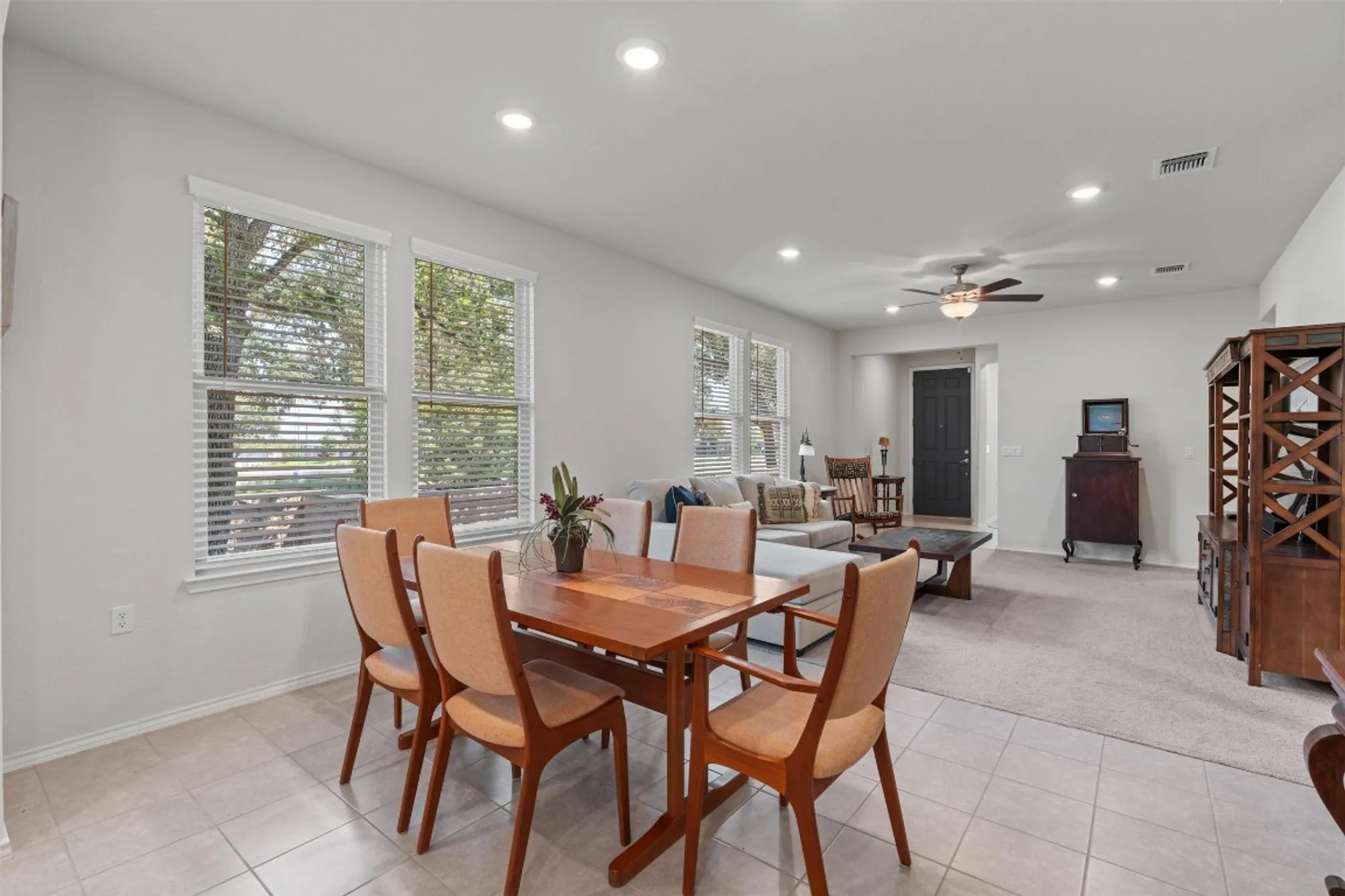 Property Slideshow image 11 of 29 | 502 saratoga ln, Georgetown, TX, 78633