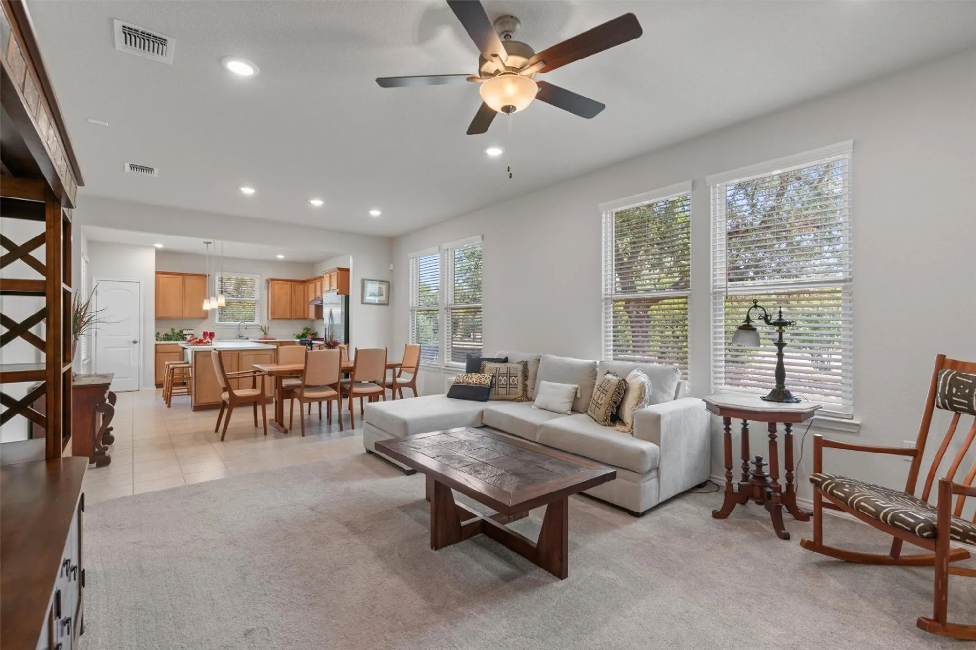 Property Slideshow image 9 of 29 | 502 saratoga ln, Georgetown, TX, 78633