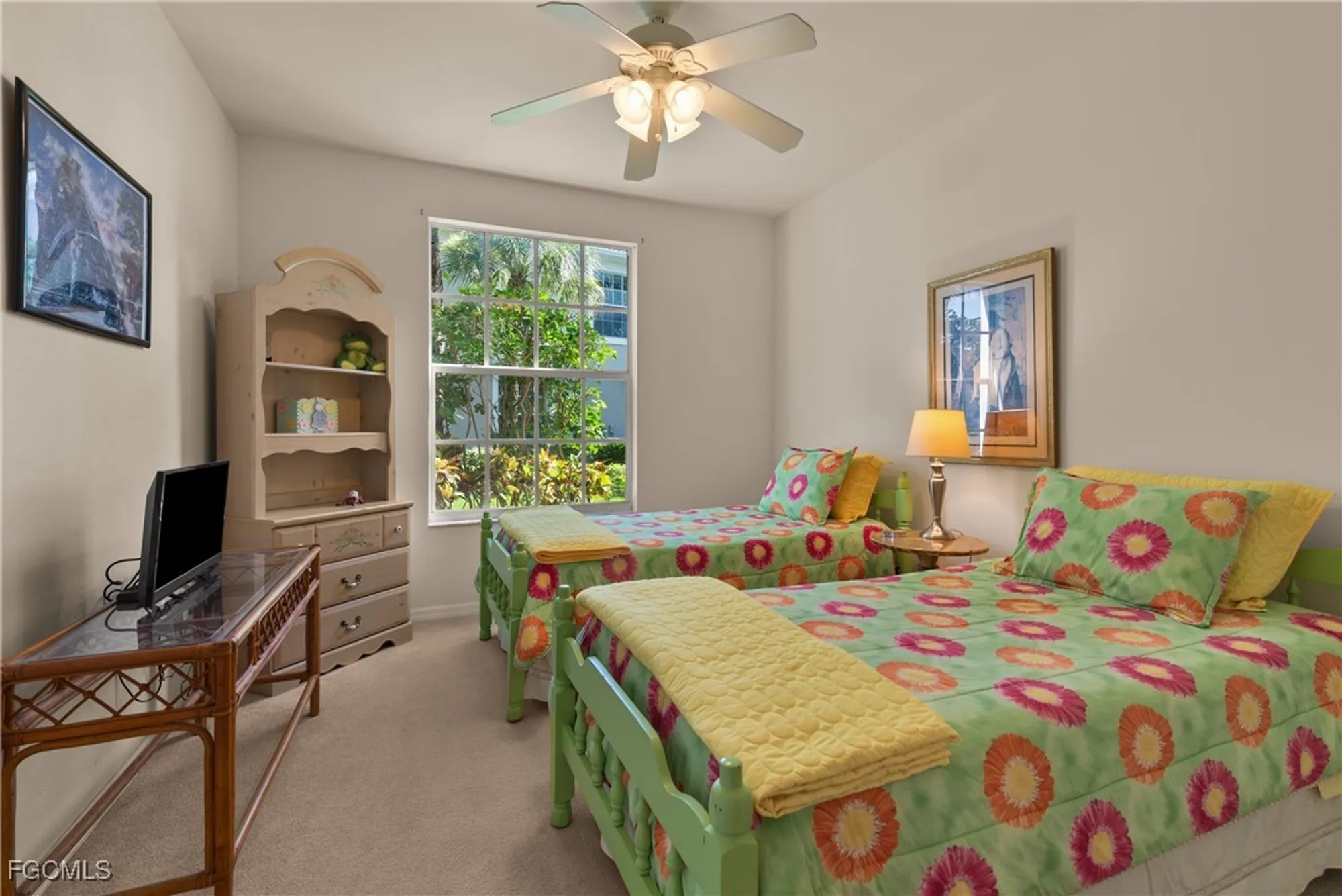 Property Slideshow image 11 of 25 | 10007 sky view way 2007, Fort Myers, FL, 33913