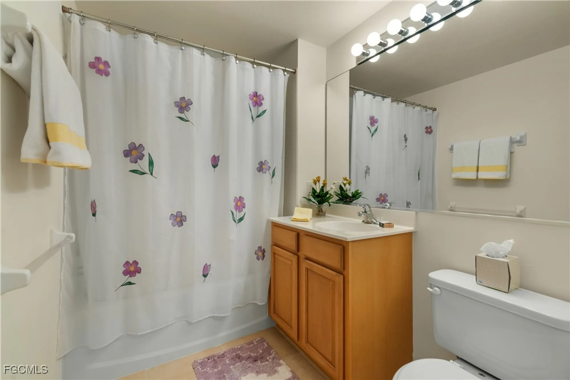 Property Slideshow image 12 of 25 | 10007 sky view way 2007, Fort Myers, FL, 33913