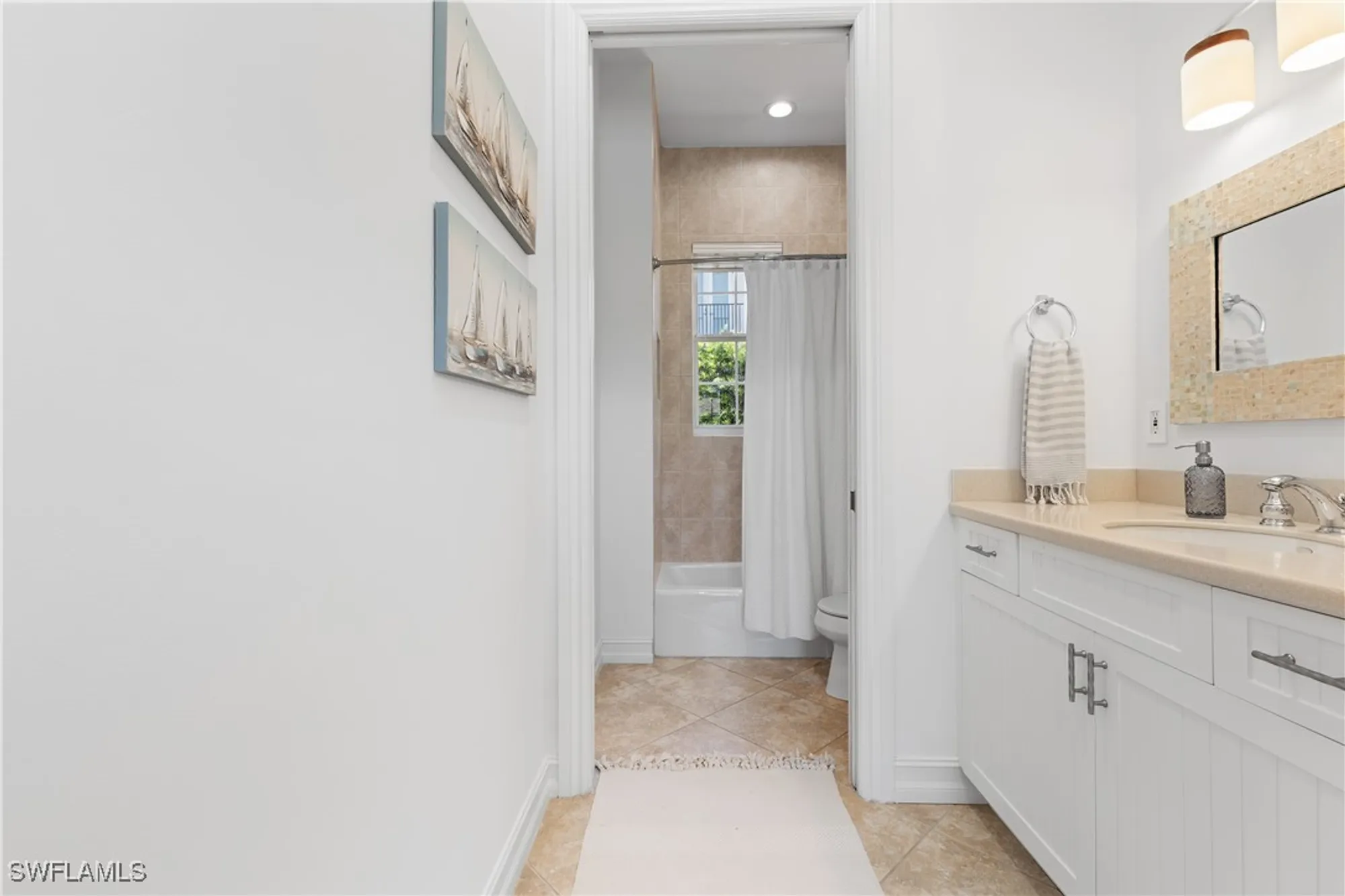 Property Slideshow image 18 of 34 | 505 harbour dr, Naples, FL, 34103