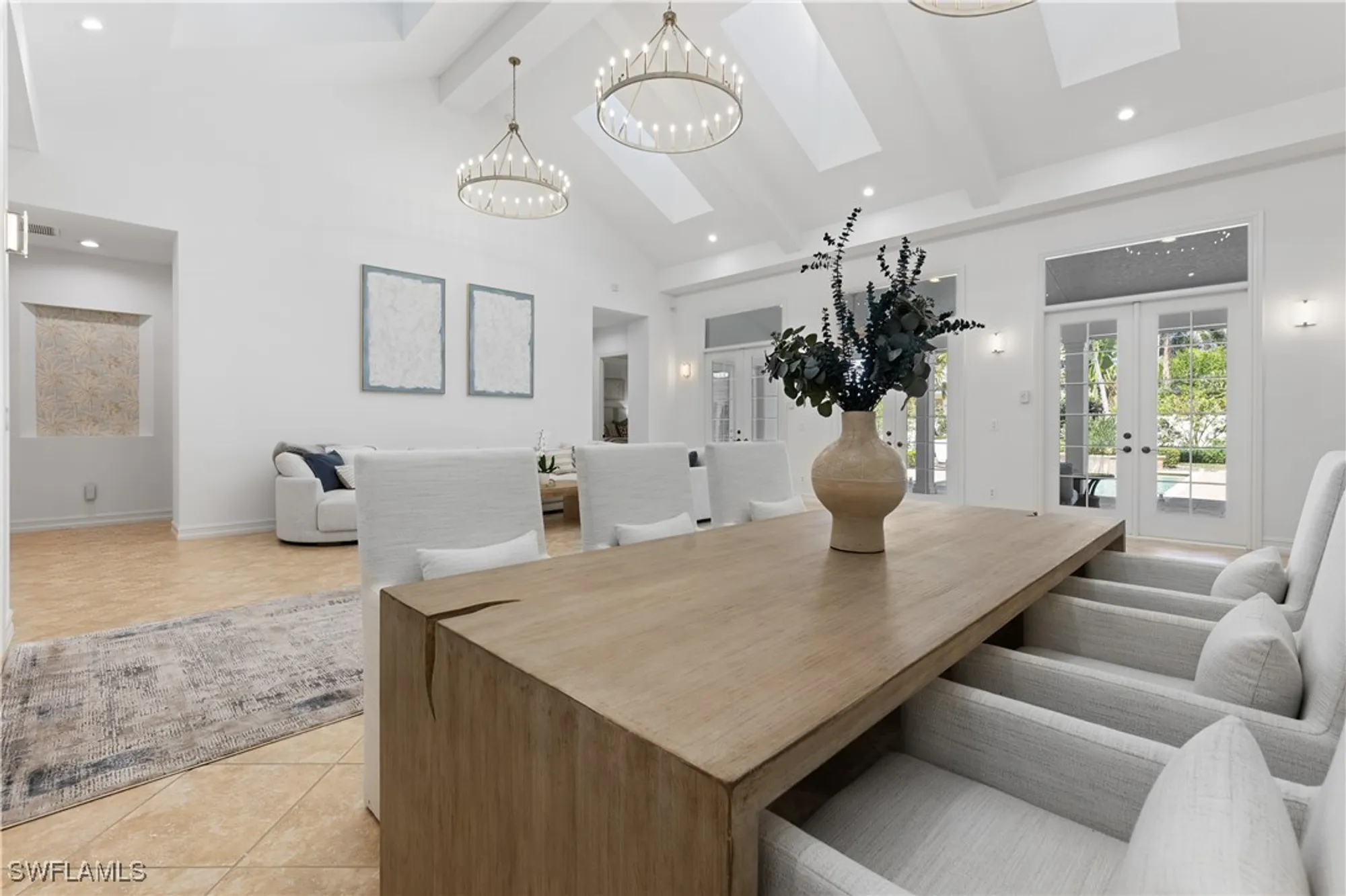 Property Slideshow image 10 of 34 | 505 harbour dr, Naples, FL, 34103