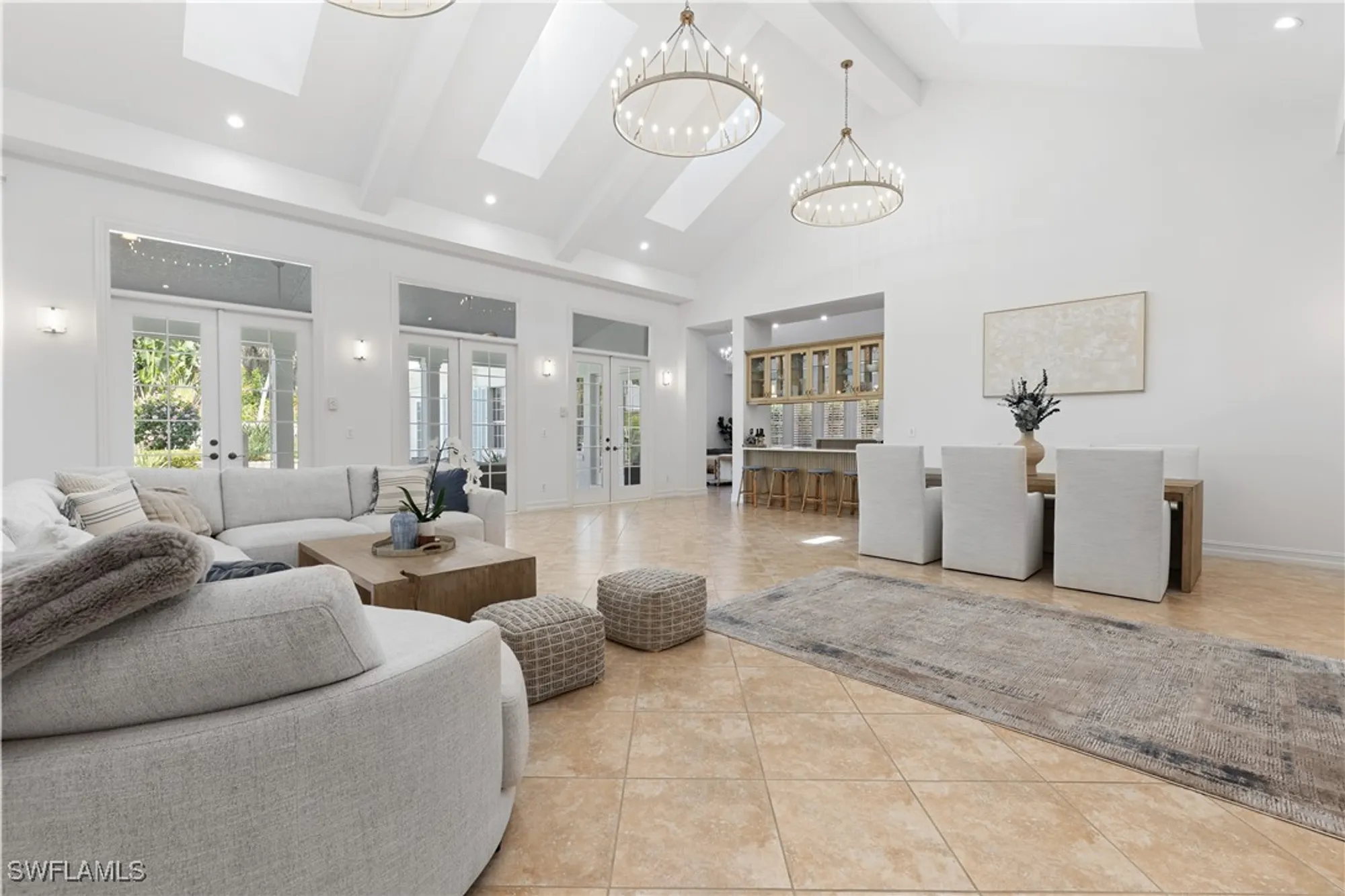 Property Slideshow image 11 of 34 | 505 harbour dr, Naples, FL, 34103