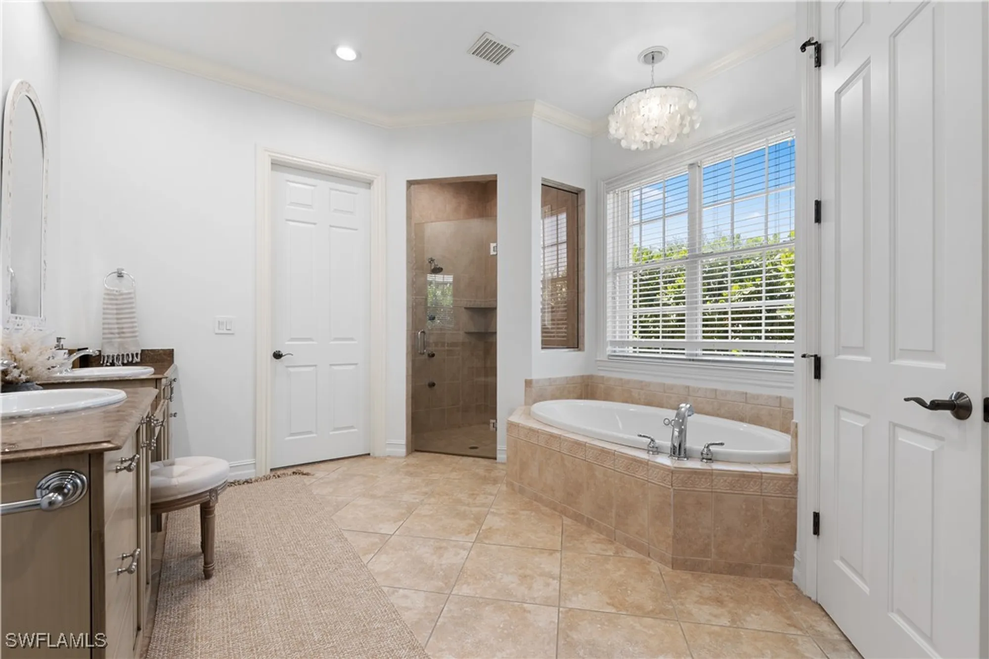Property Slideshow image 24 of 34 | 505 harbour dr, Naples, FL, 34103