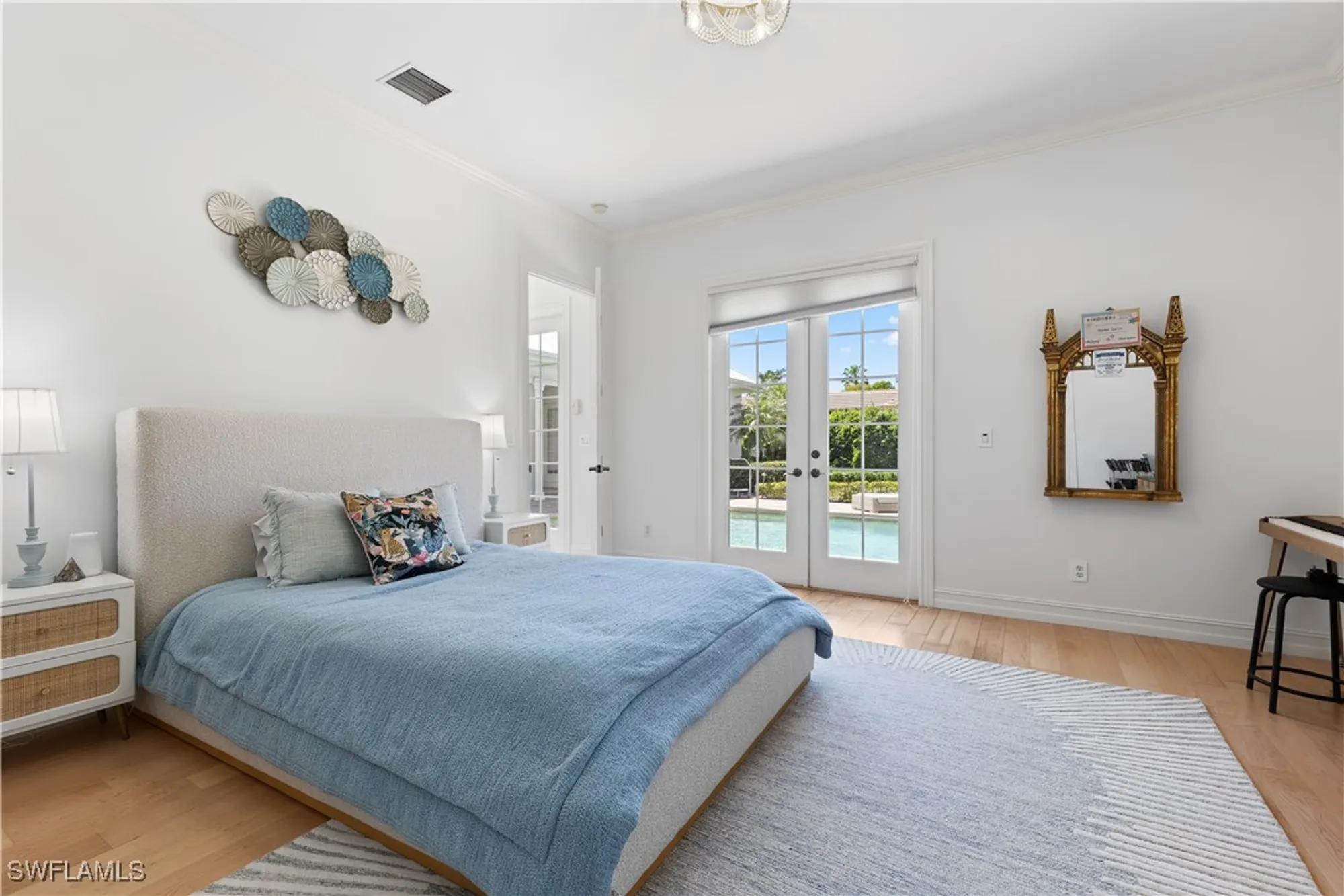 Property Slideshow image 20 of 34 | 505 harbour dr, Naples, FL, 34103