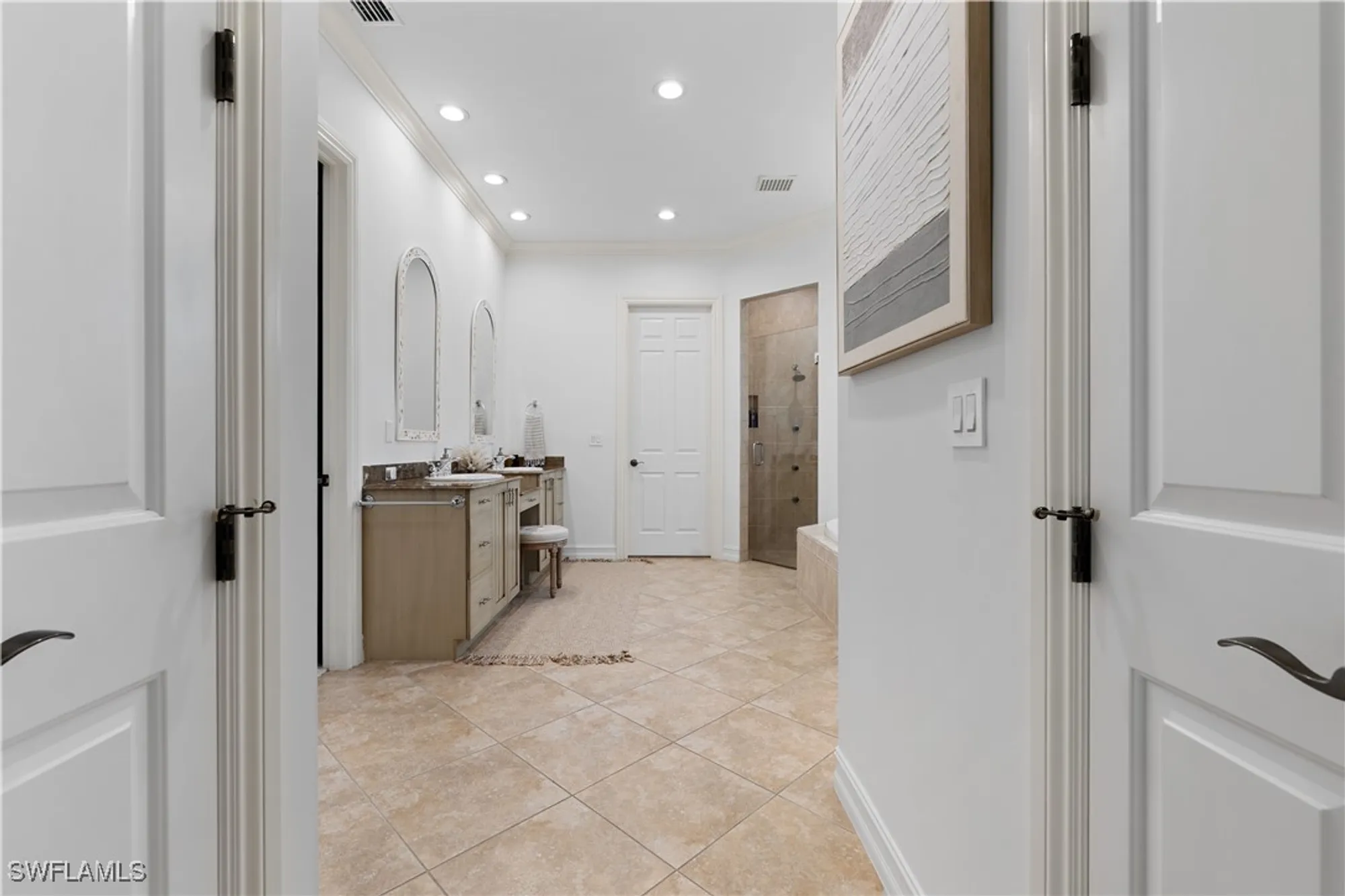 Property Slideshow image 23 of 34 | 505 harbour dr, Naples, FL, 34103