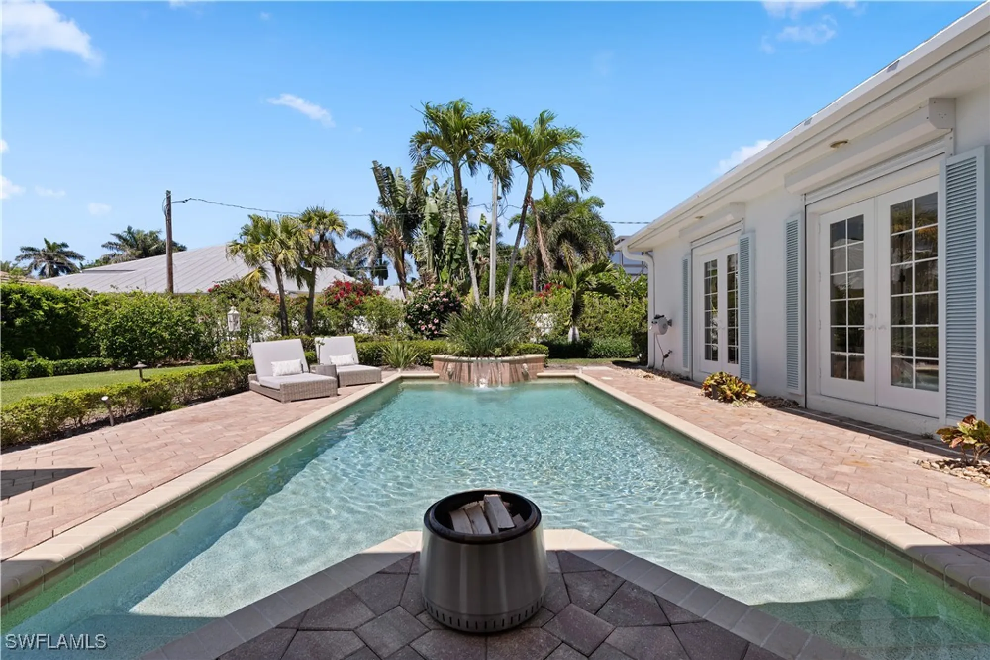 Property Slideshow image 31 of 34 | 505 harbour dr, Naples, FL, 34103