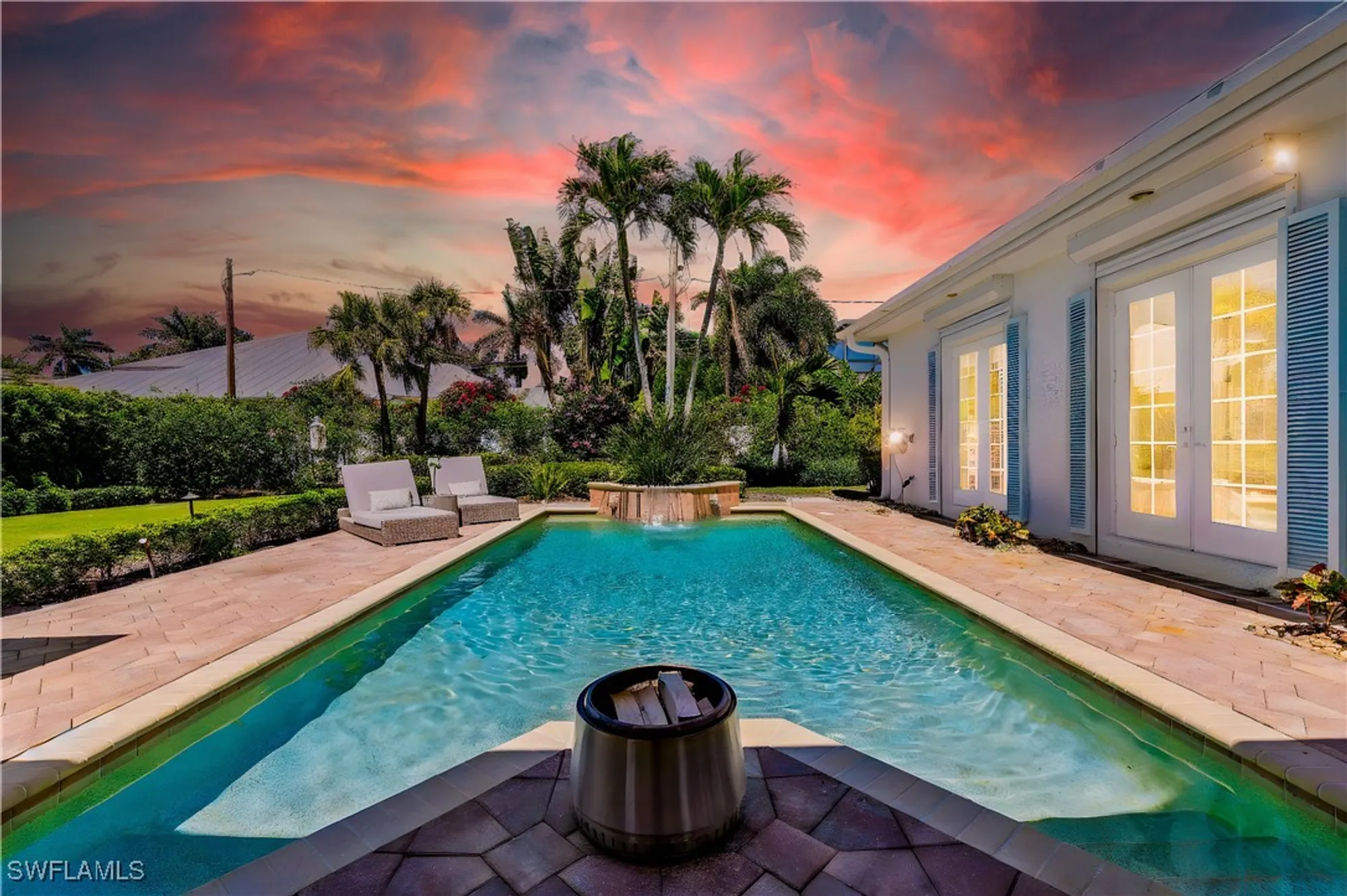 Property Slideshow image 4 of 34 | 505 harbour dr, Naples, FL, 34103