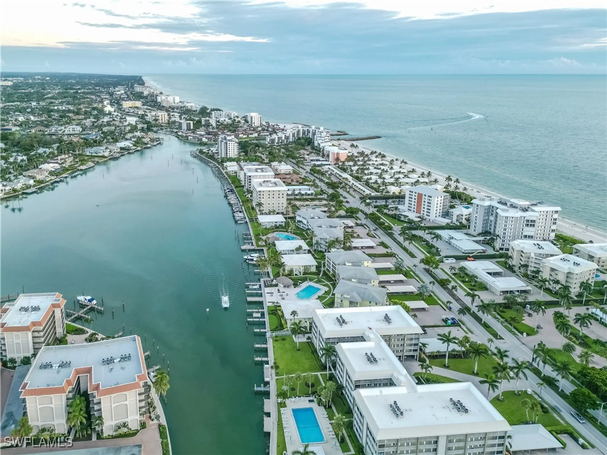 Property Slideshow image 5 of 34 | 505 harbour dr, Naples, FL, 34103