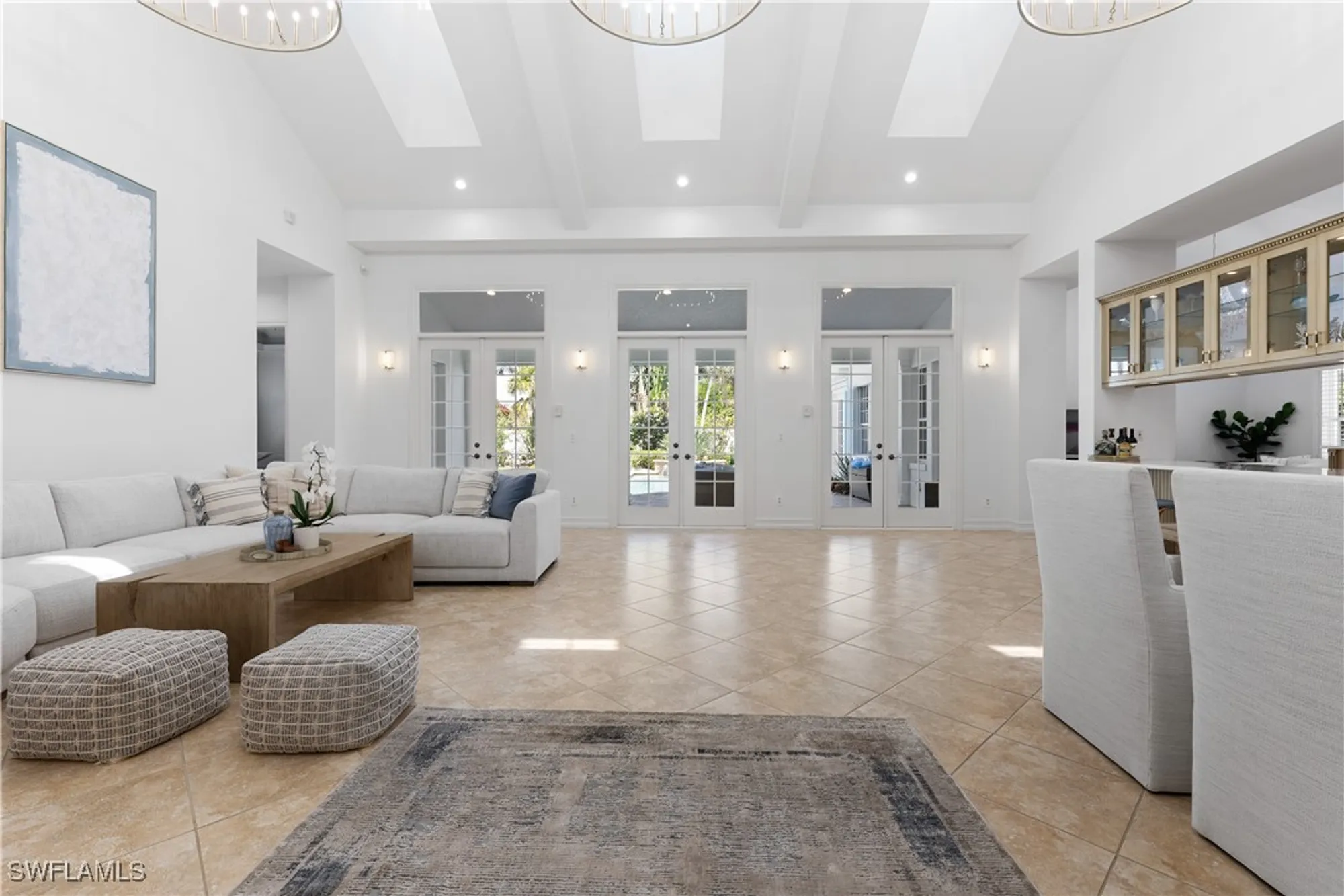 Property Slideshow image 8 of 34 | 505 harbour dr, Naples, FL, 34103