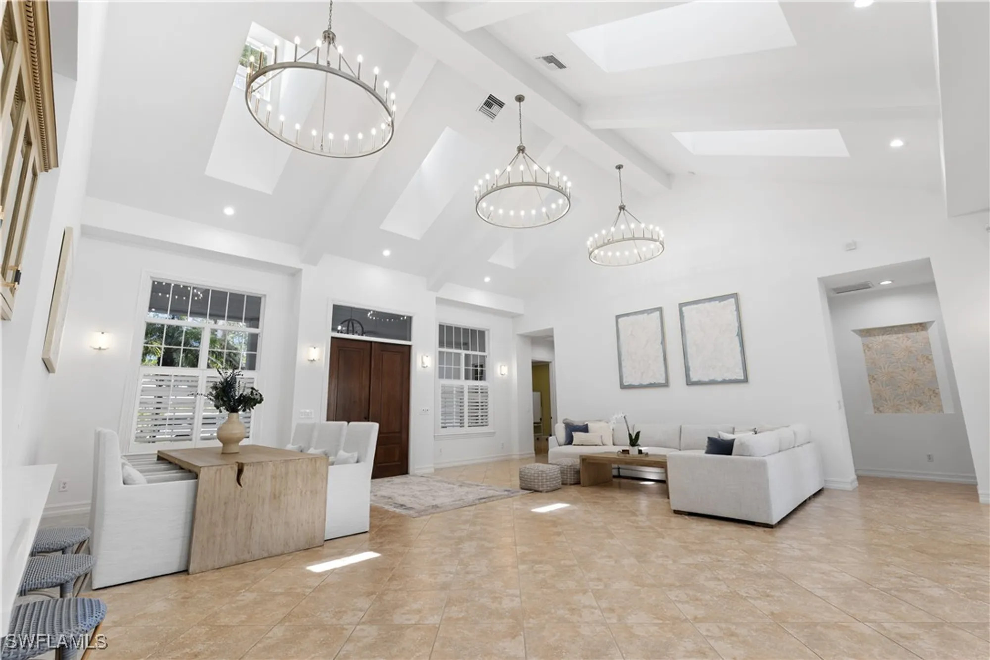 Property Slideshow image 9 of 34 | 505 harbour dr, Naples, FL, 34103