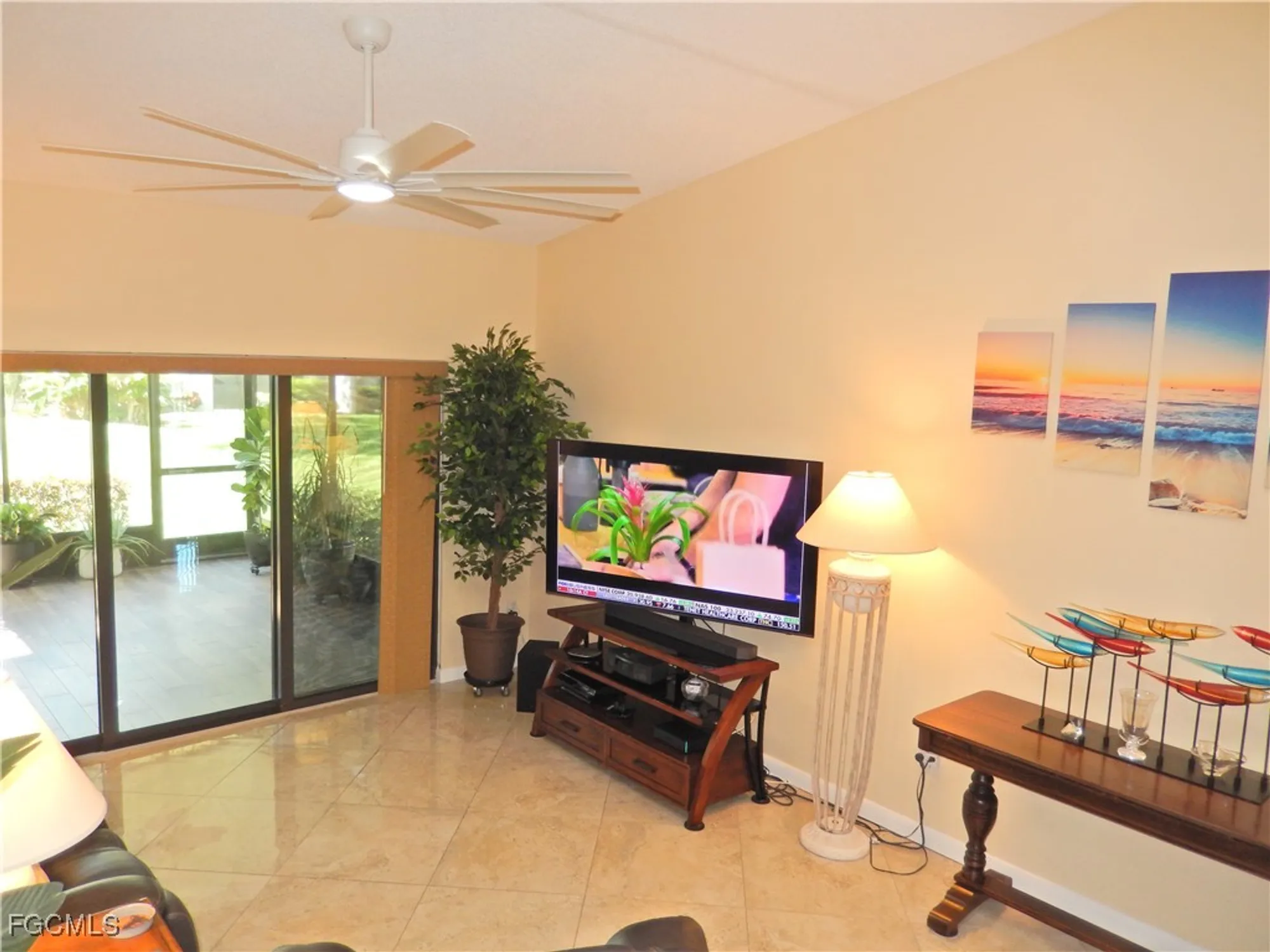 Property Slideshow image 14 of 46 | 9620 villa dr 4, Fort Myers, FL, 33905