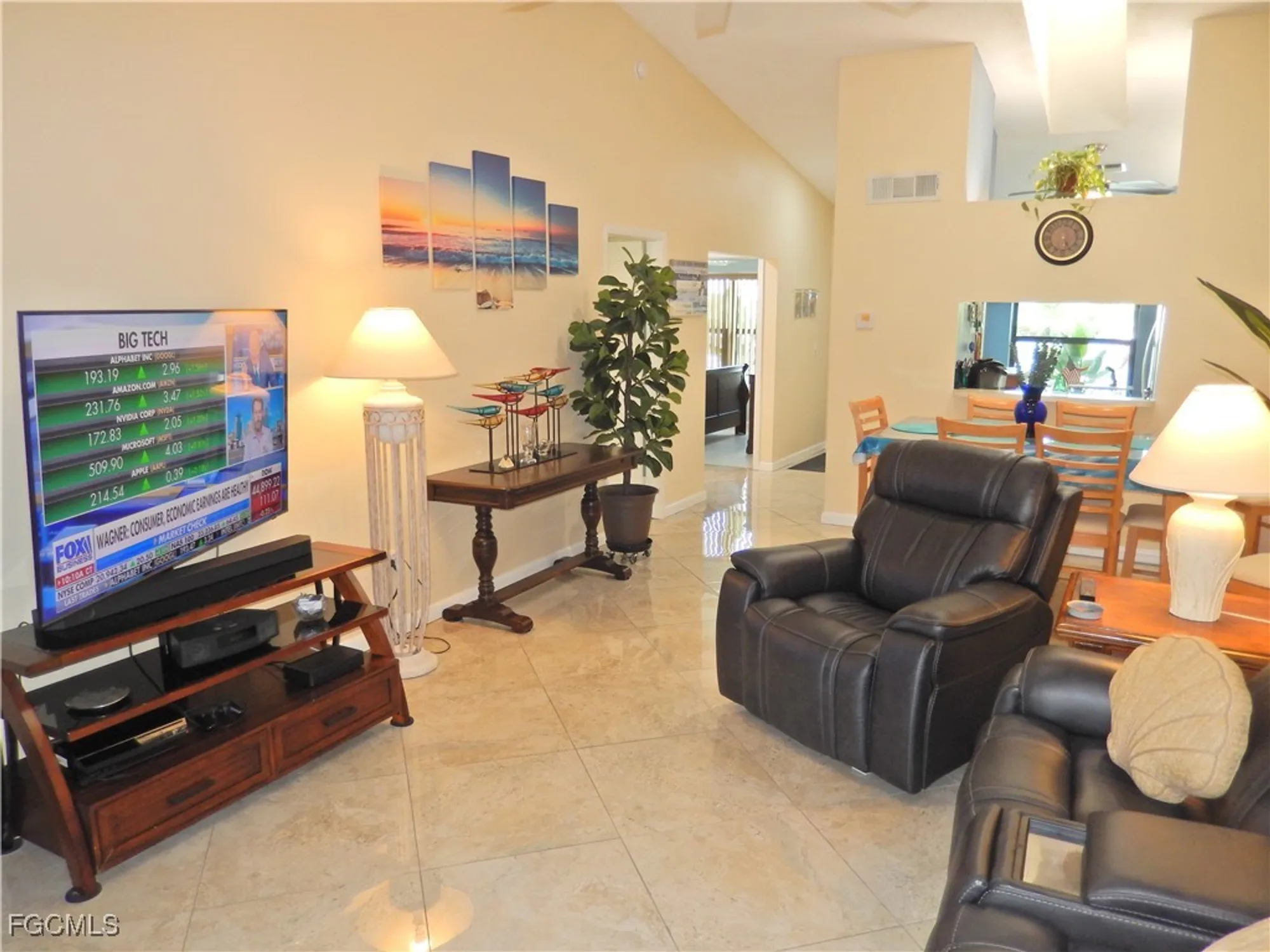 Property Slideshow image 15 of 46 | 9620 villa dr 4, Fort Myers, FL, 33905