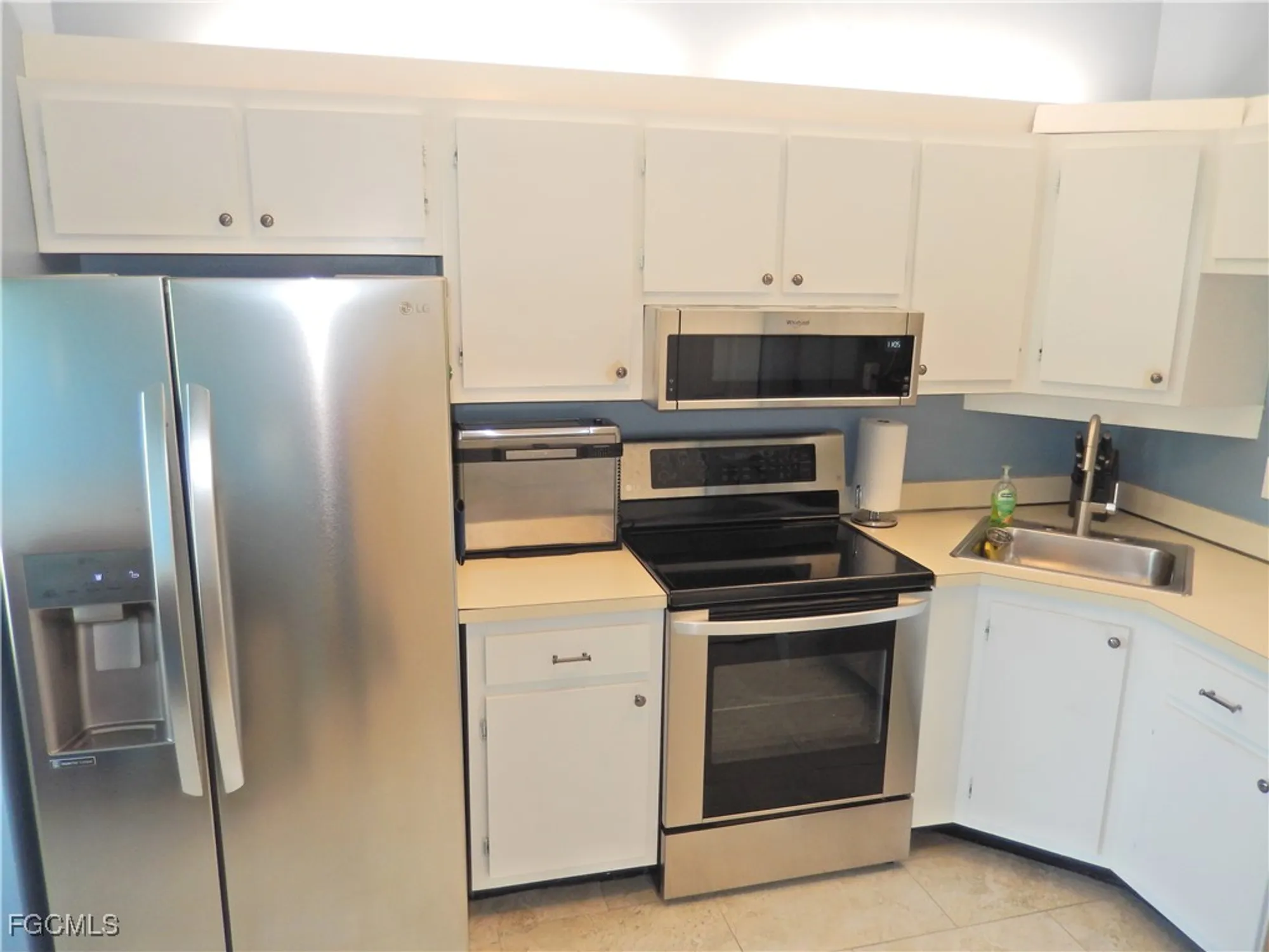 Property Slideshow image 11 of 46 | 9620 villa dr 4, Fort Myers, FL, 33905