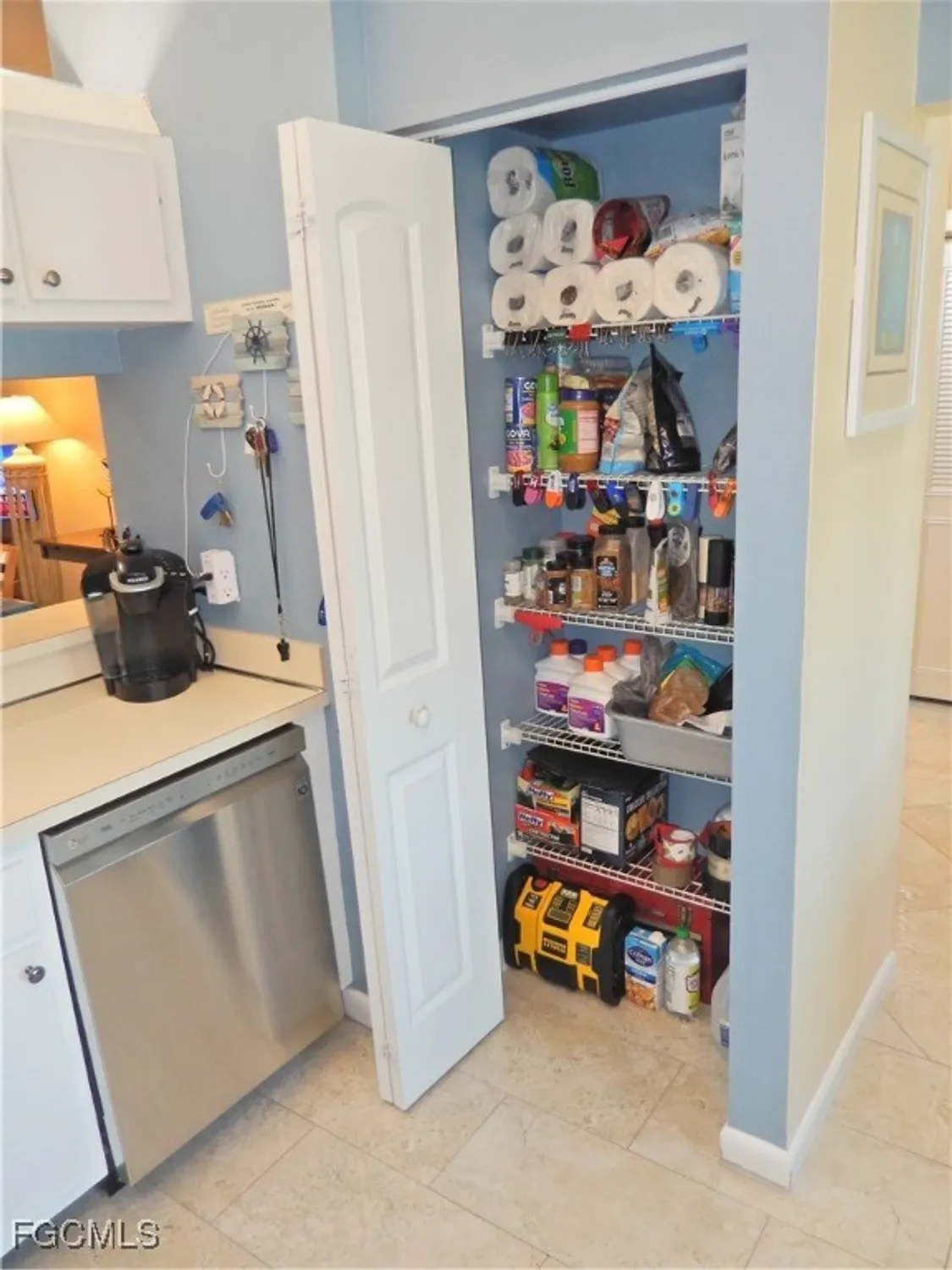 Property Slideshow image 12 of 46 | 9620 villa dr 4, Fort Myers, FL, 33905