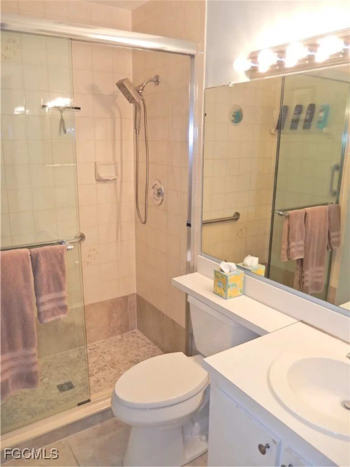 Property Slideshow image 22 of 46 | 9620 villa dr 4, Fort Myers, FL, 33905