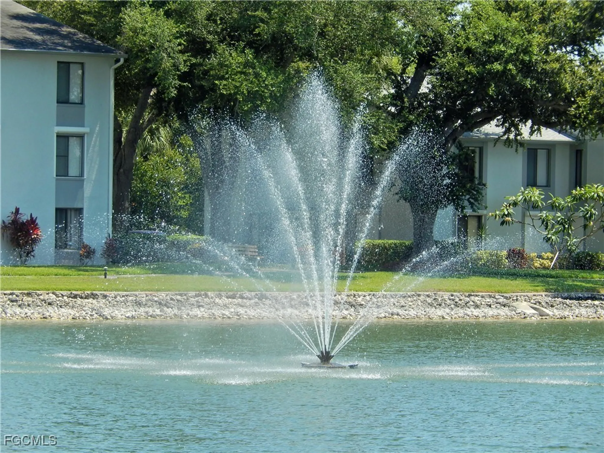 Property Slideshow image 36 of 46 | 9620 villa dr 4, Fort Myers, FL, 33905