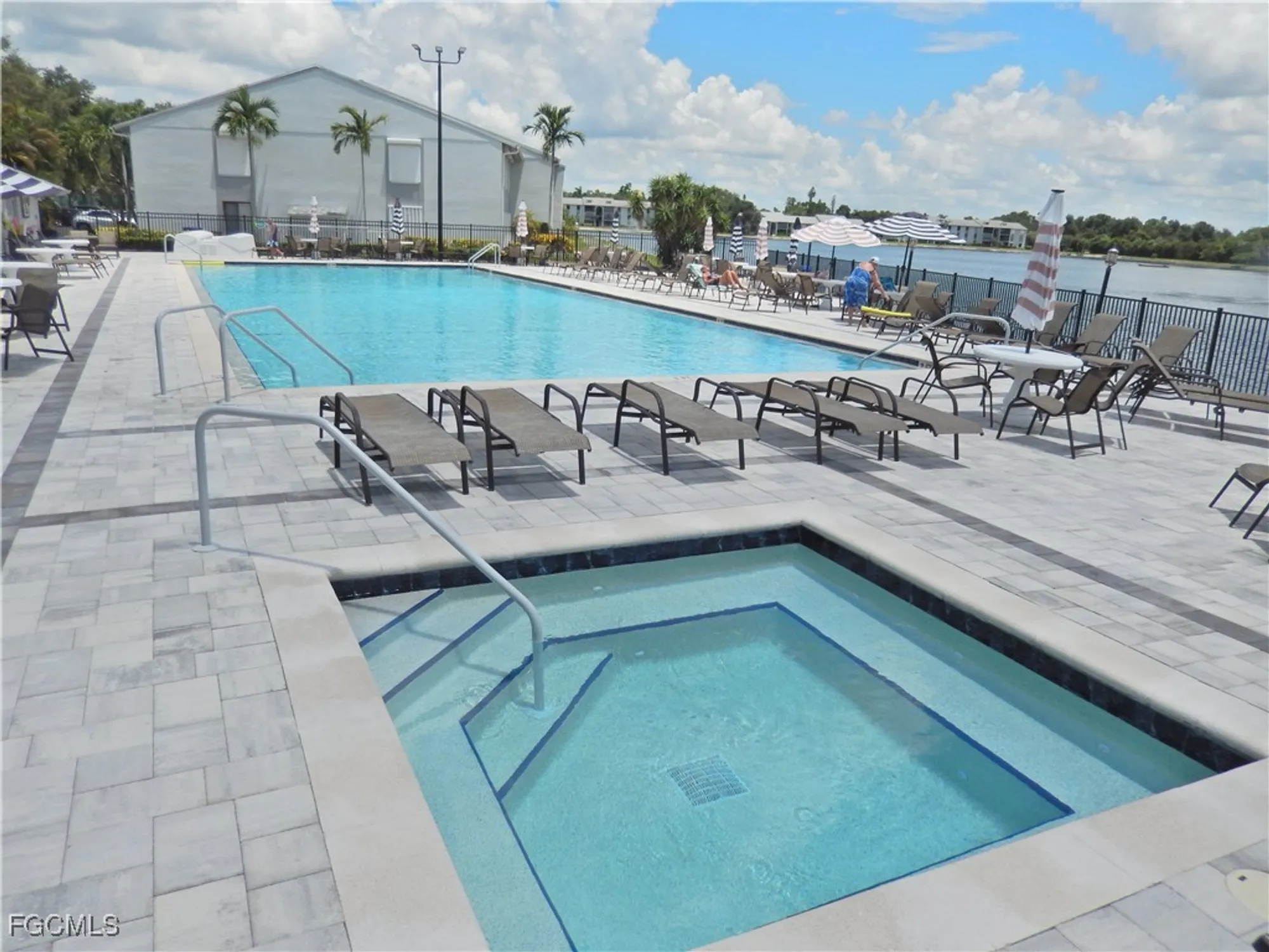 Property Slideshow image 31 of 46 | 9620 villa dr 4, Fort Myers, FL, 33905