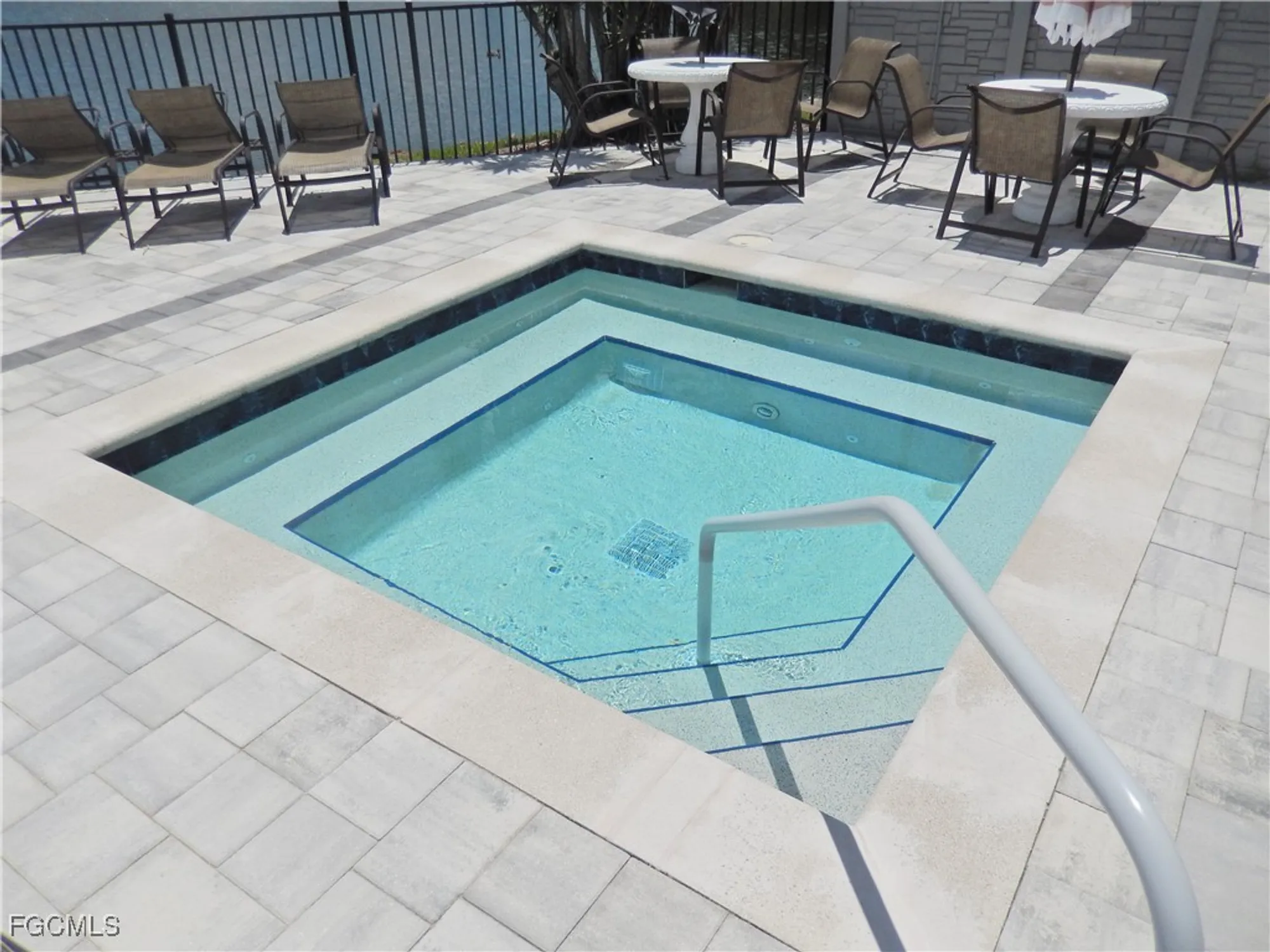 Property Slideshow image 32 of 46 | 9620 villa dr 4, Fort Myers, FL, 33905