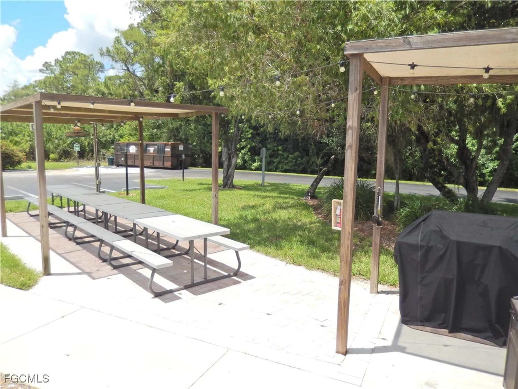 Property Slideshow image 33 of 46 | 9620 villa dr 4, Fort Myers, FL, 33905