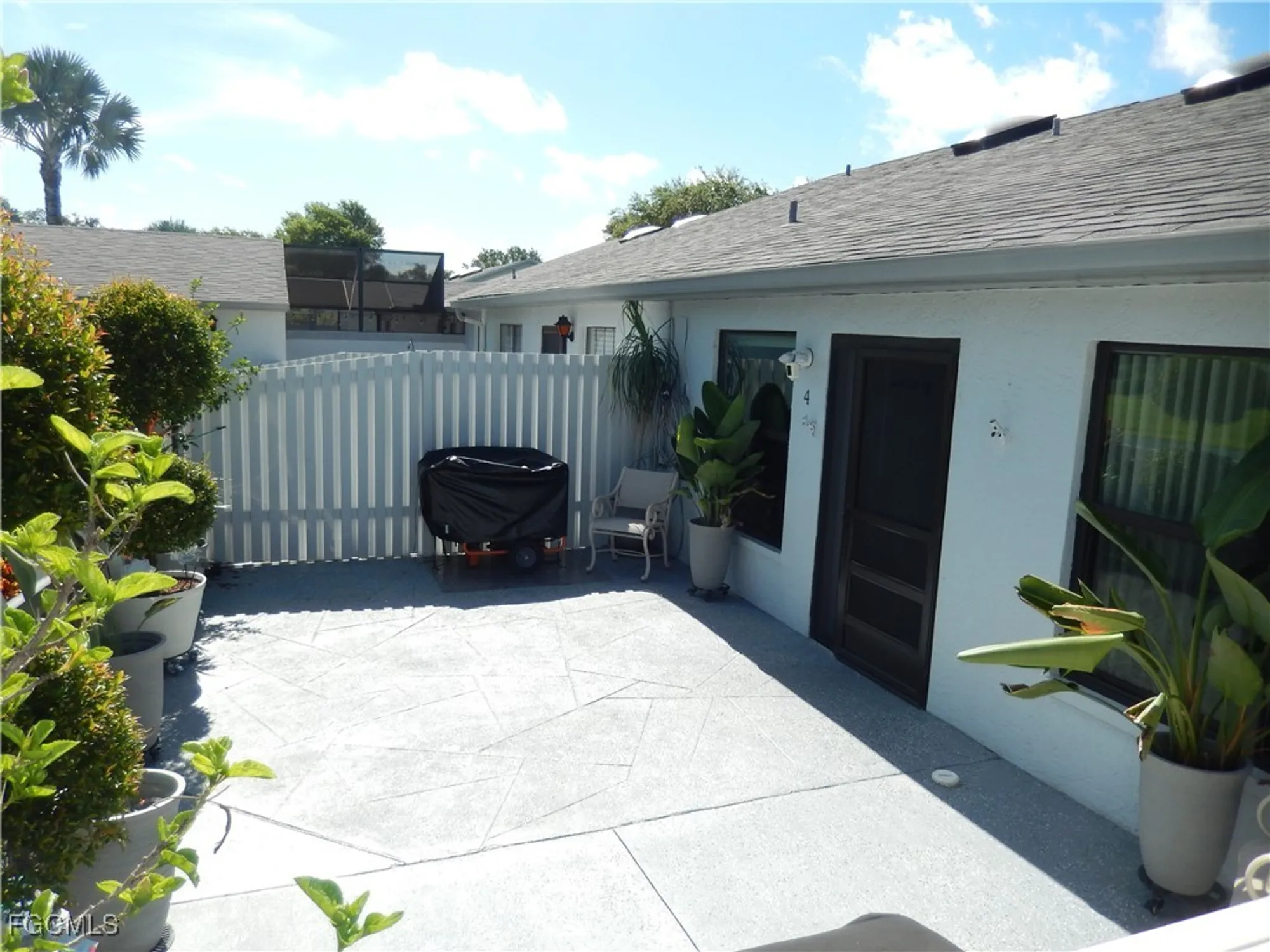 Property Slideshow image 4 of 46 | 9620 villa dr 4, Fort Myers, FL, 33905