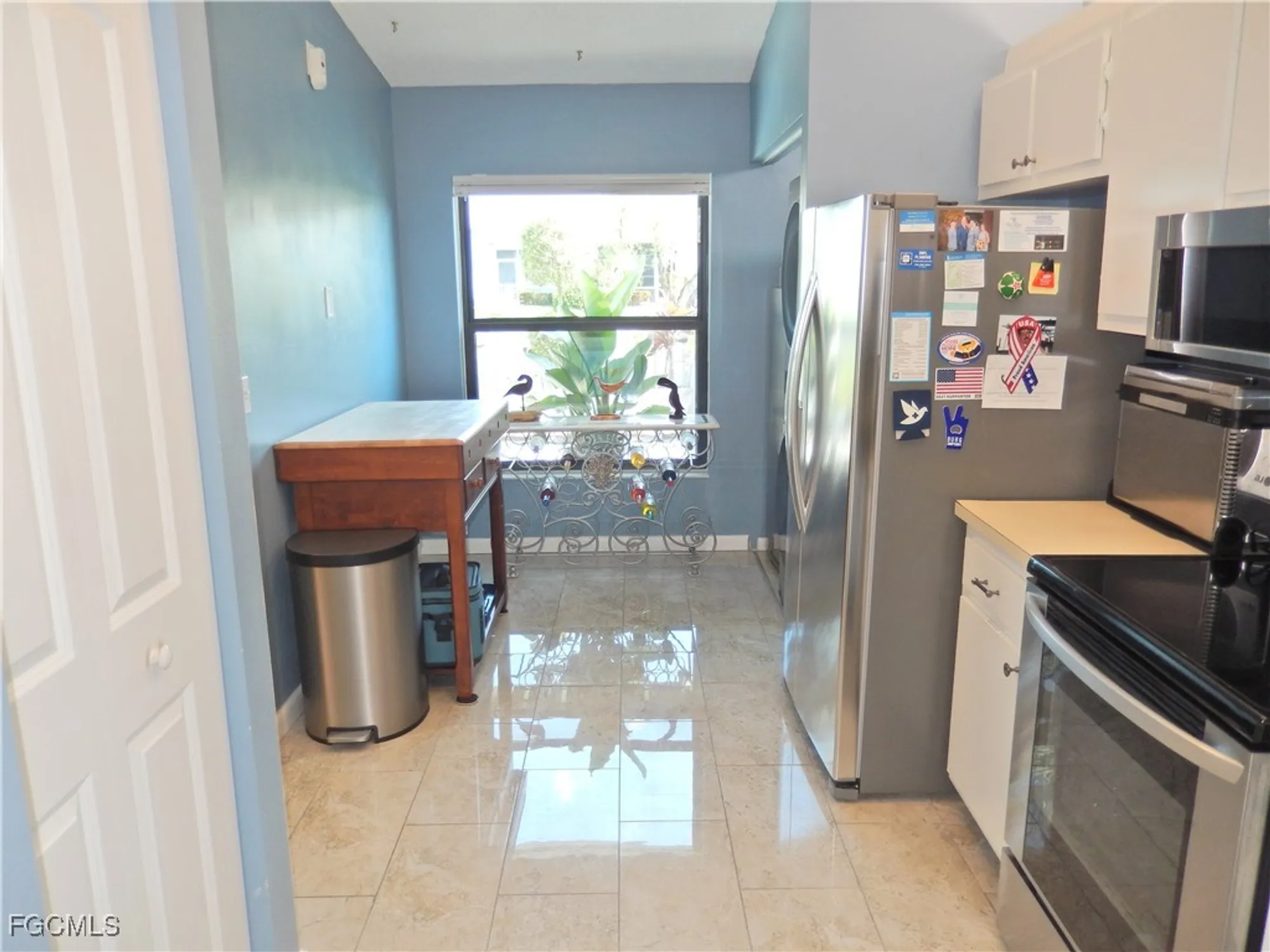 Property Slideshow image 9 of 46 | 9620 villa dr 4, Fort Myers, FL, 33905