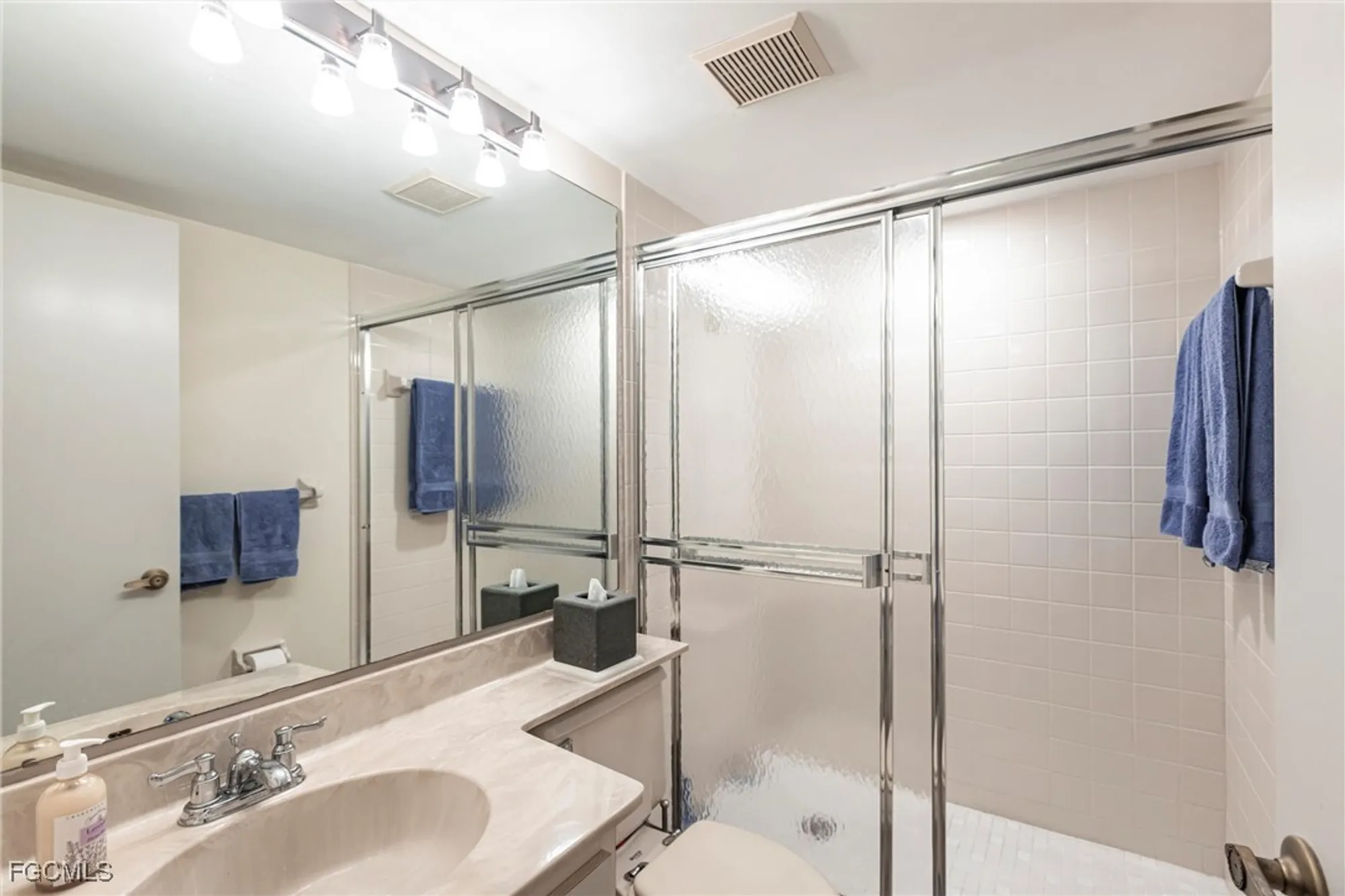 Property Slideshow image 20 of 34 | 5665 trailwinds dr 615, Fort Myers, FL, 33907