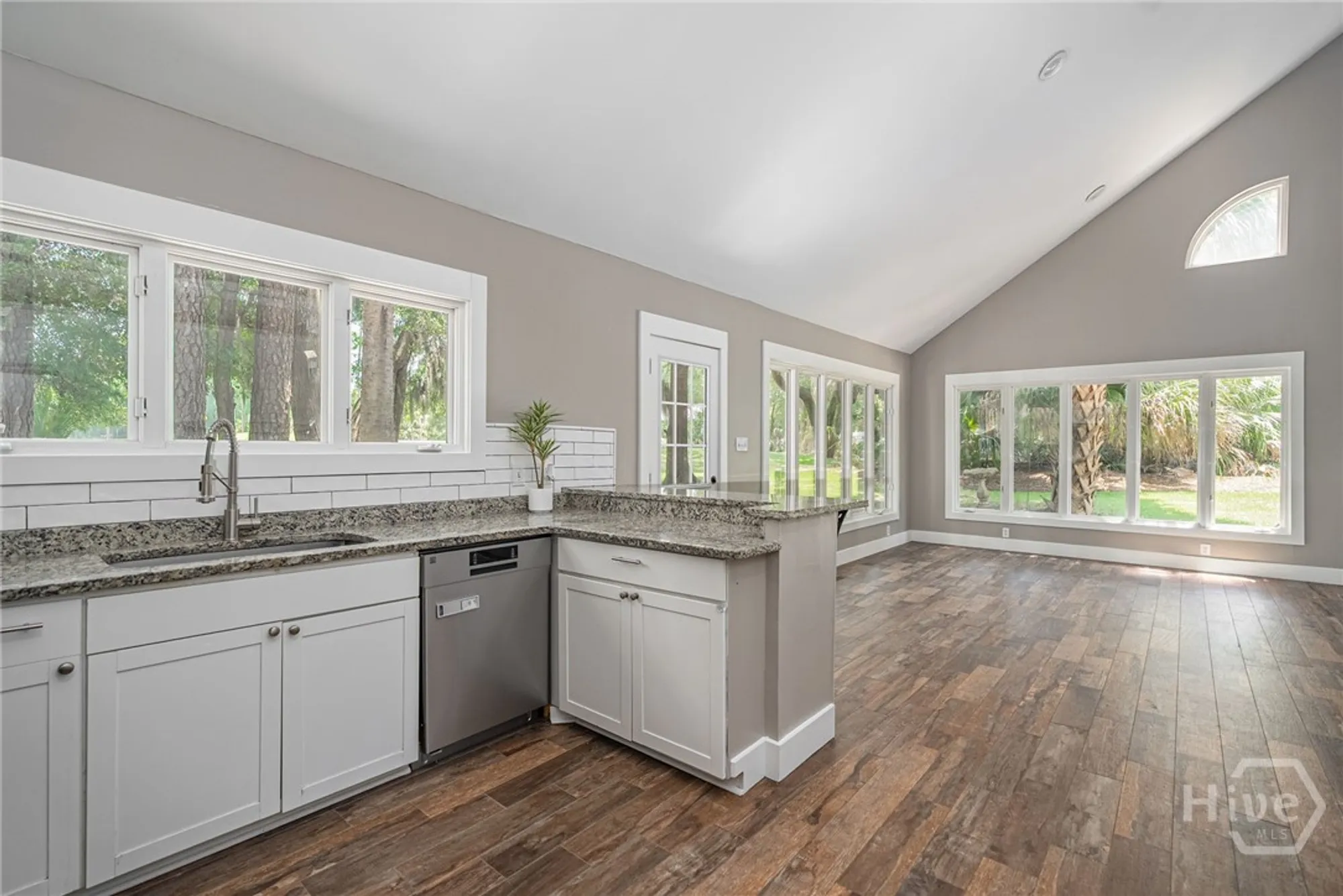 Property Slideshow image 12 of 29 | 22 monastery rd, Savannah, GA, 31411